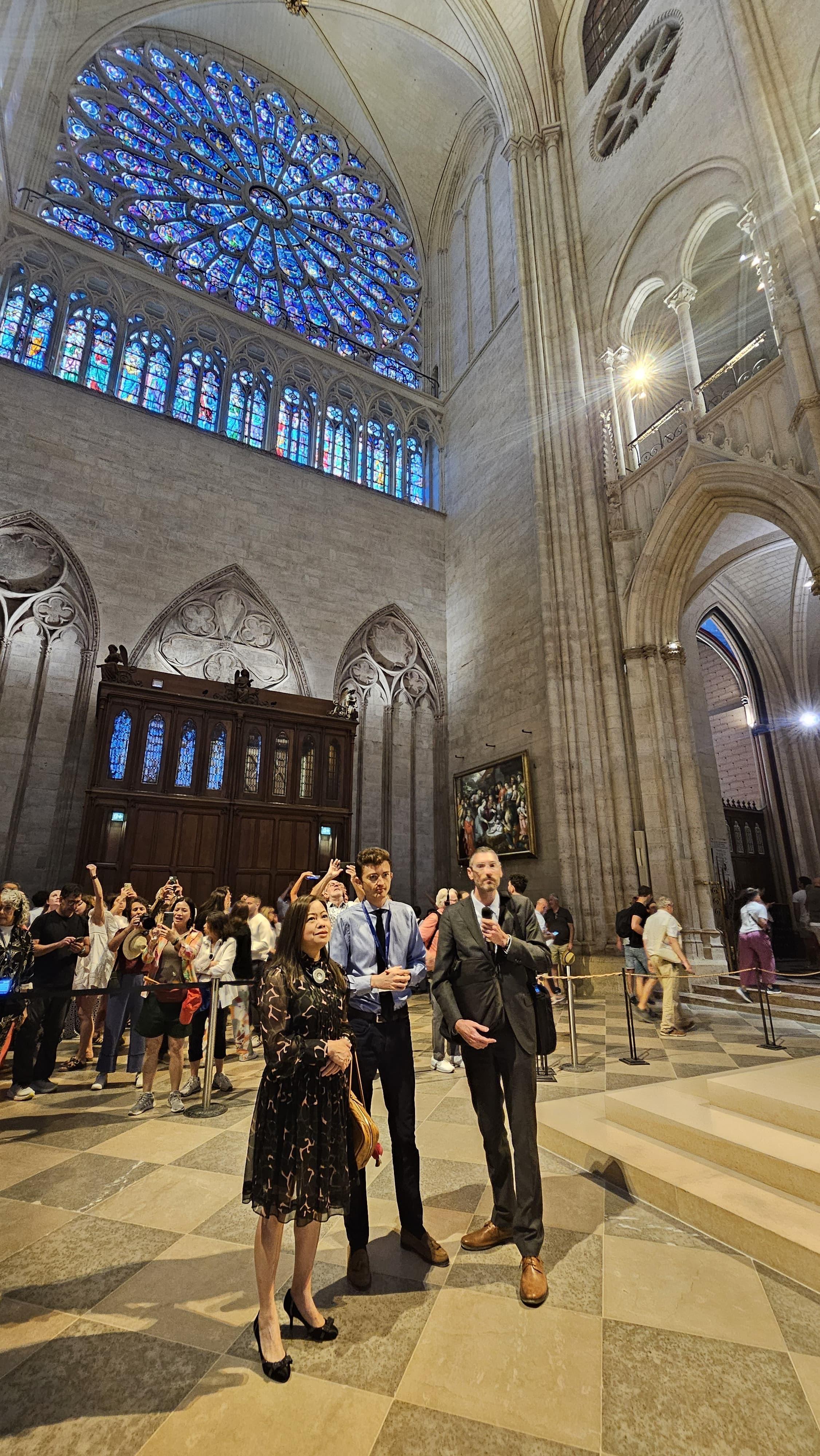 The Secretary for Culture, Sports and Tourism, Miss Rosanna Law (first left), toured Notre-Dame de Paris in France on July 4 (Paris time), where she learned about the cathedral’s ongoing restoration efforts and its significance as a global tourist attraction.

