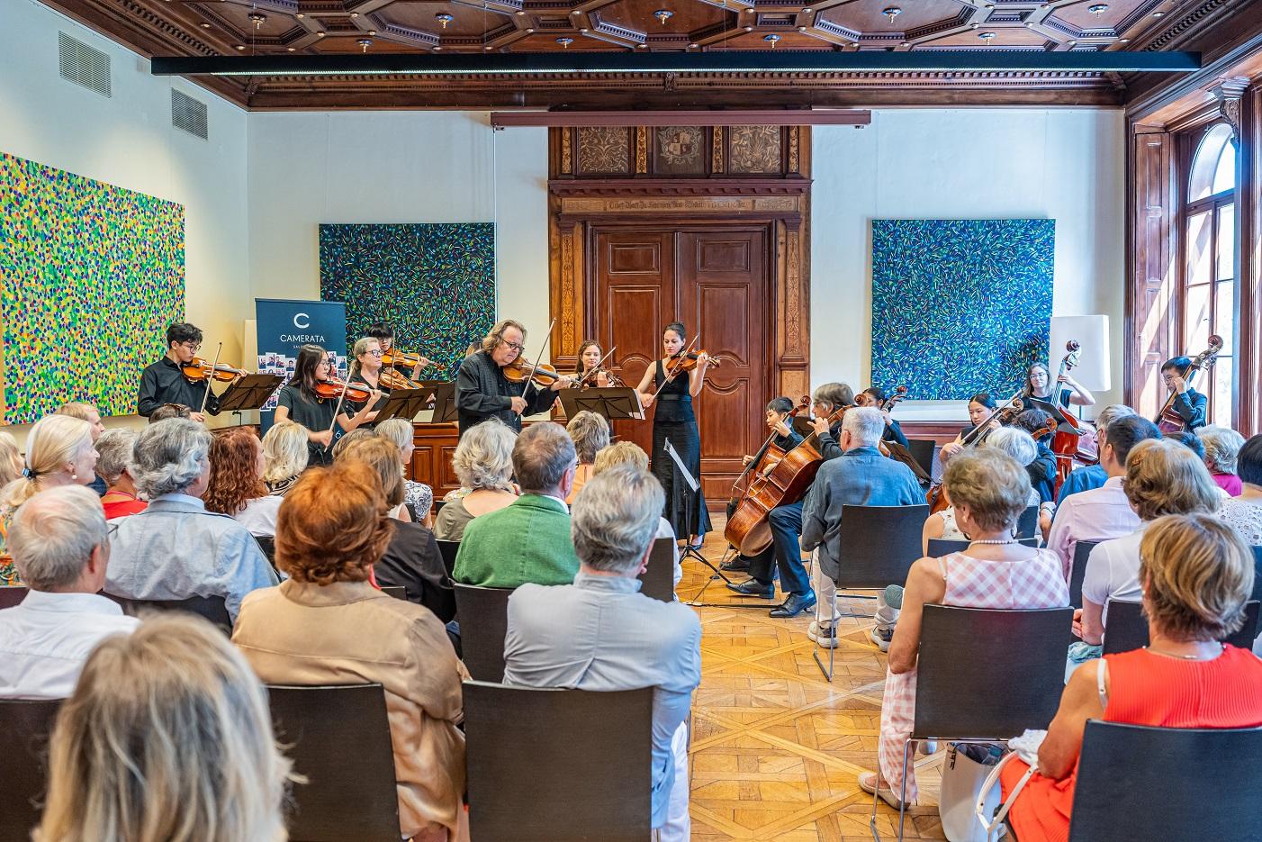 The Hong Kong Economic and Trade Office, Berlin supported the cultural exchange tour of Musicus Society in partnership with ensemble Camerata Salzburg from July 1 to 6 (Salzburg time). Photo shows the joint performance of Musicus Society and Camerate Salzburg at a concert held on July 5.