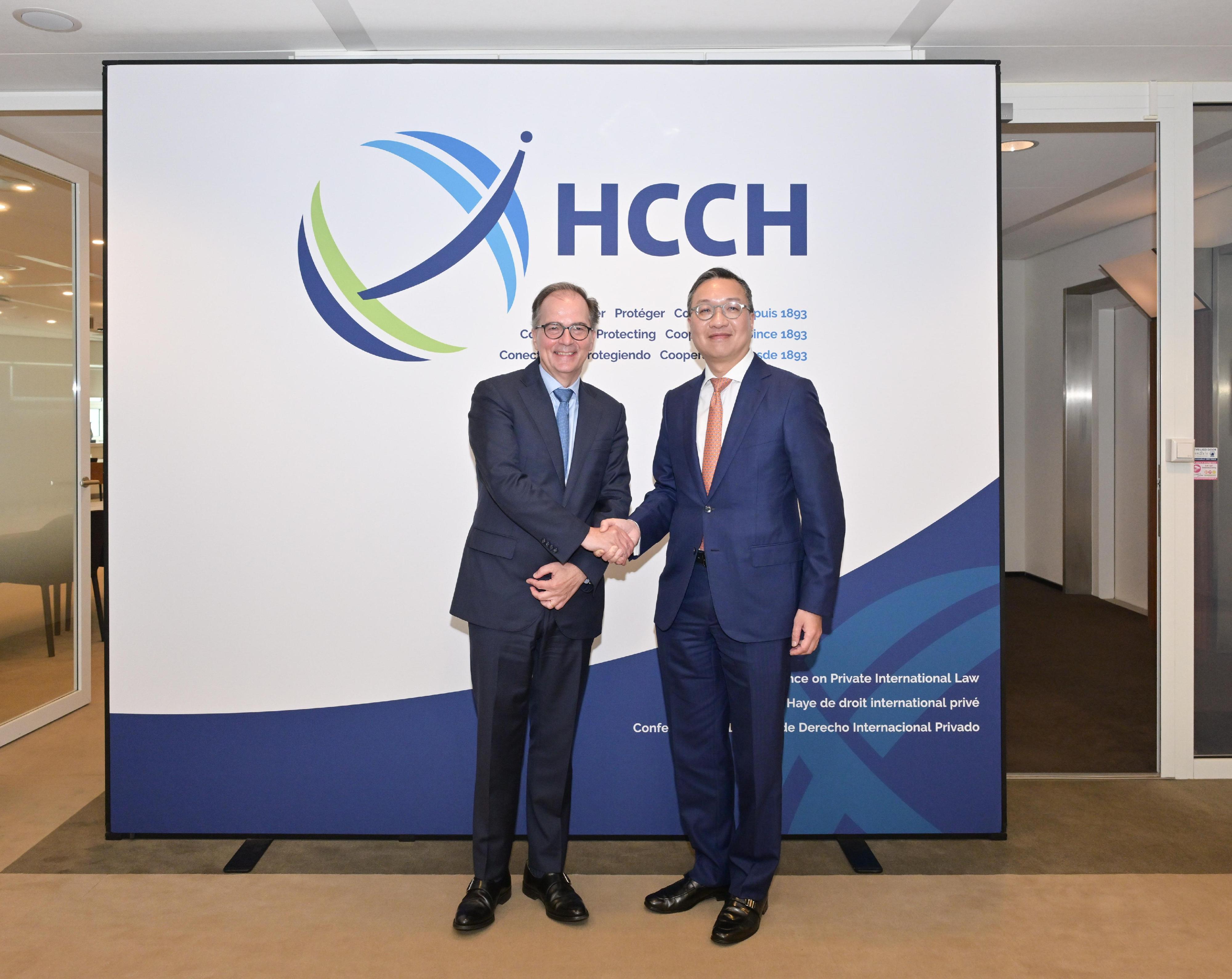 The Secretary for Justice, Mr Paul Lam, SC, visited the Hague Conference on Private International Law (HCCH) on July 7 (The Hague time). Photo shows Mr Lam (right) and the Secretary General of the HCCH, Dr Christophe Bernasconi (left), after their meeting.