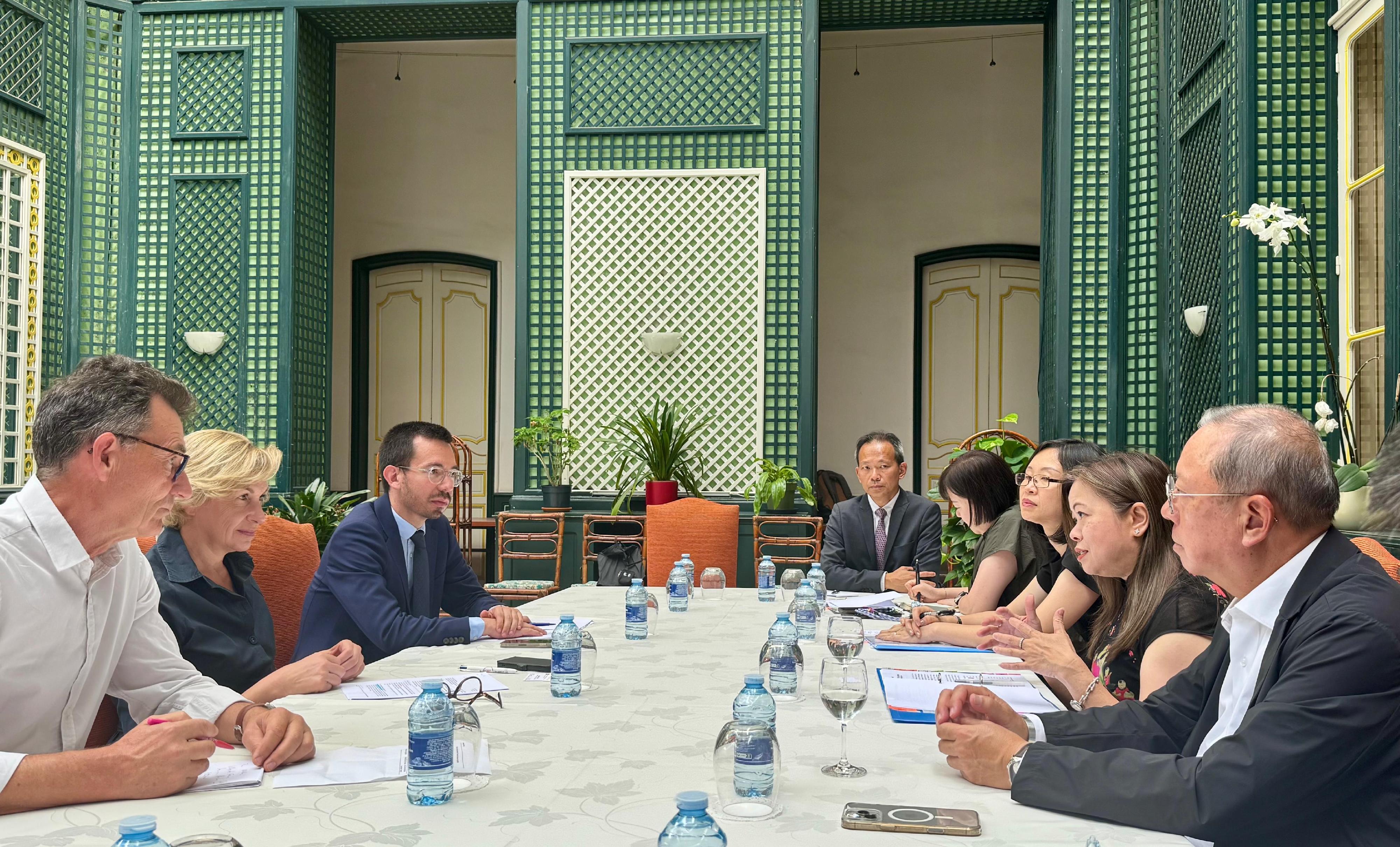 The Secretary for Culture, Sports and Tourism, Miss Rosanna Law (second right), continued her visit to Bordeaux, France, on July 7 (Bordeaux time) and met with the Minister for Tourism of France, Ms Nathalie Delattre (second left), to discuss strengthening tourism ties between Hong Kong and France. The Deputy Commissioner for Tourism, Ms Joanne Chu (third right), and the Chairman of the Hong Kong Tourism Board, Dr Peter Lam (first right), also attended.