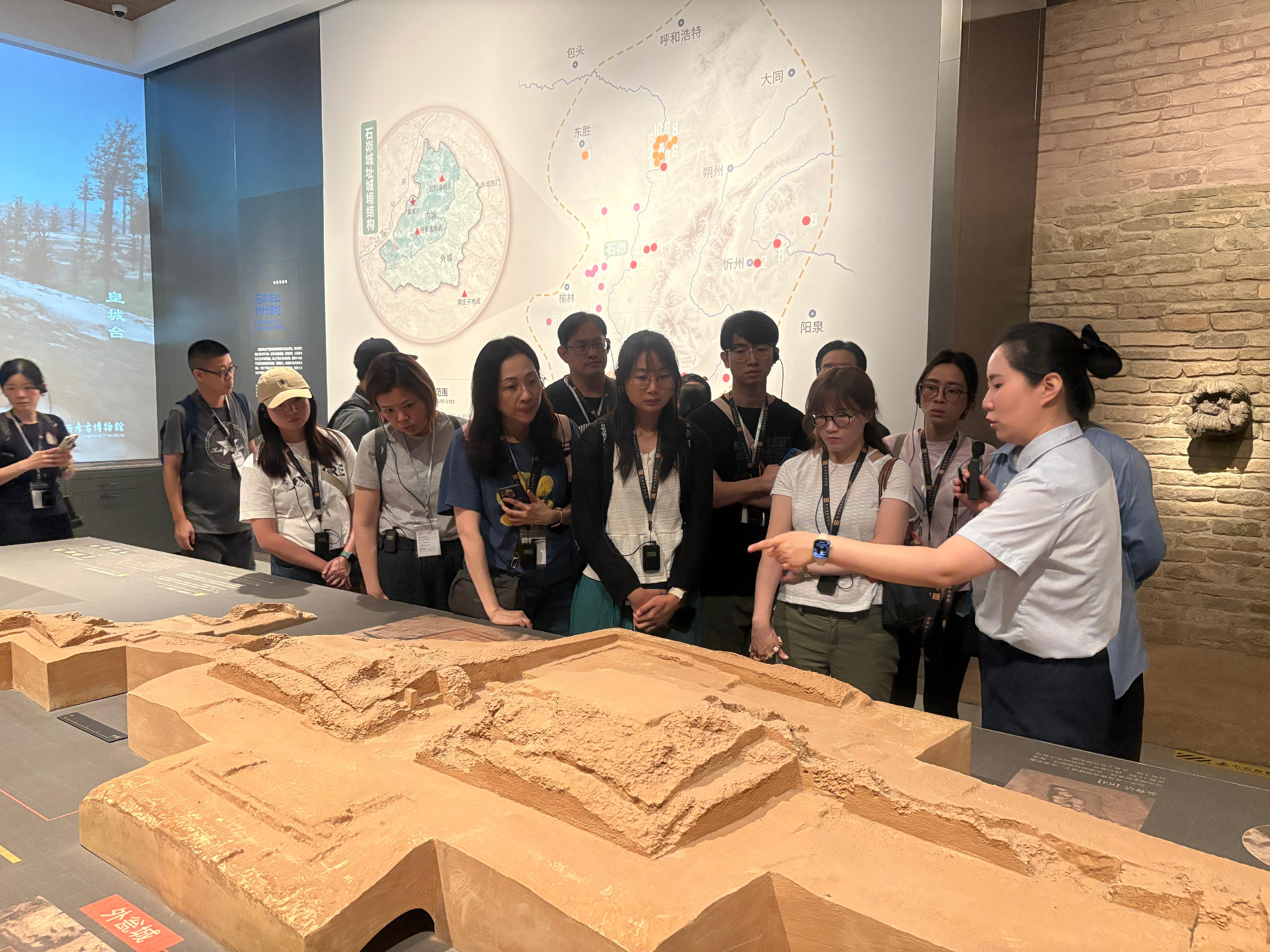 The teacher study tour to Shaanxi on the ancient civilisation of the Qin and Han dynasties, co-organised by the Chinese Culture Promotion Office of the Leisure and Cultural Services Department and the Education Bureau, led 23 secondary school Chinese history teachers to visit various major museums and cultural institutions in Xi'an from June 27 to July 1. Photo shows the study tour visiting the Shaanxi Archaeology Museum.