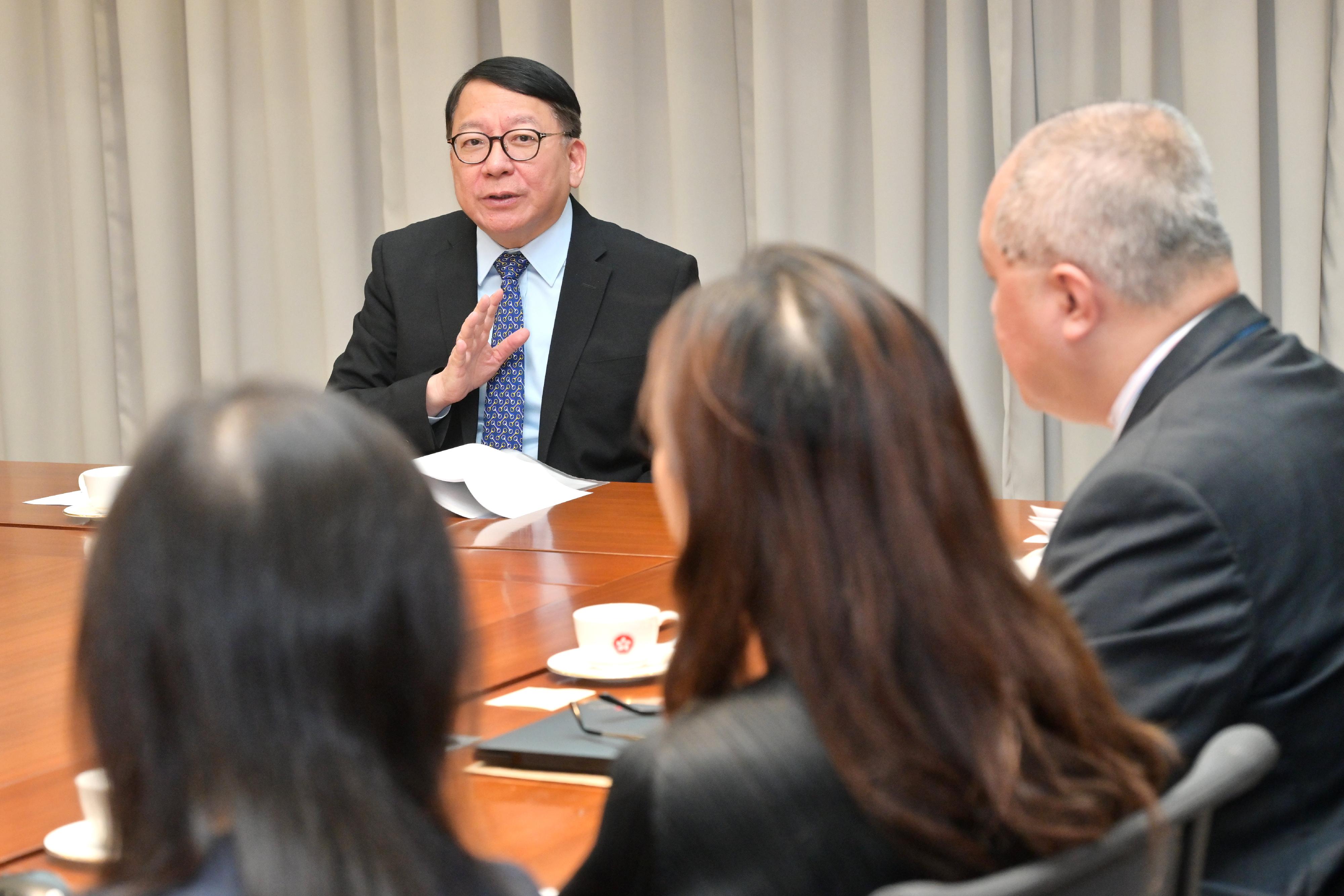 The Chief Secretary for Administration, Mr Chan Kwok-ki, chaired a meeting of the steering committee on handling extreme weather today (July 9) to holistically review and steer cross-departmental overall preparations and response plans for typhoons and rainstorms.