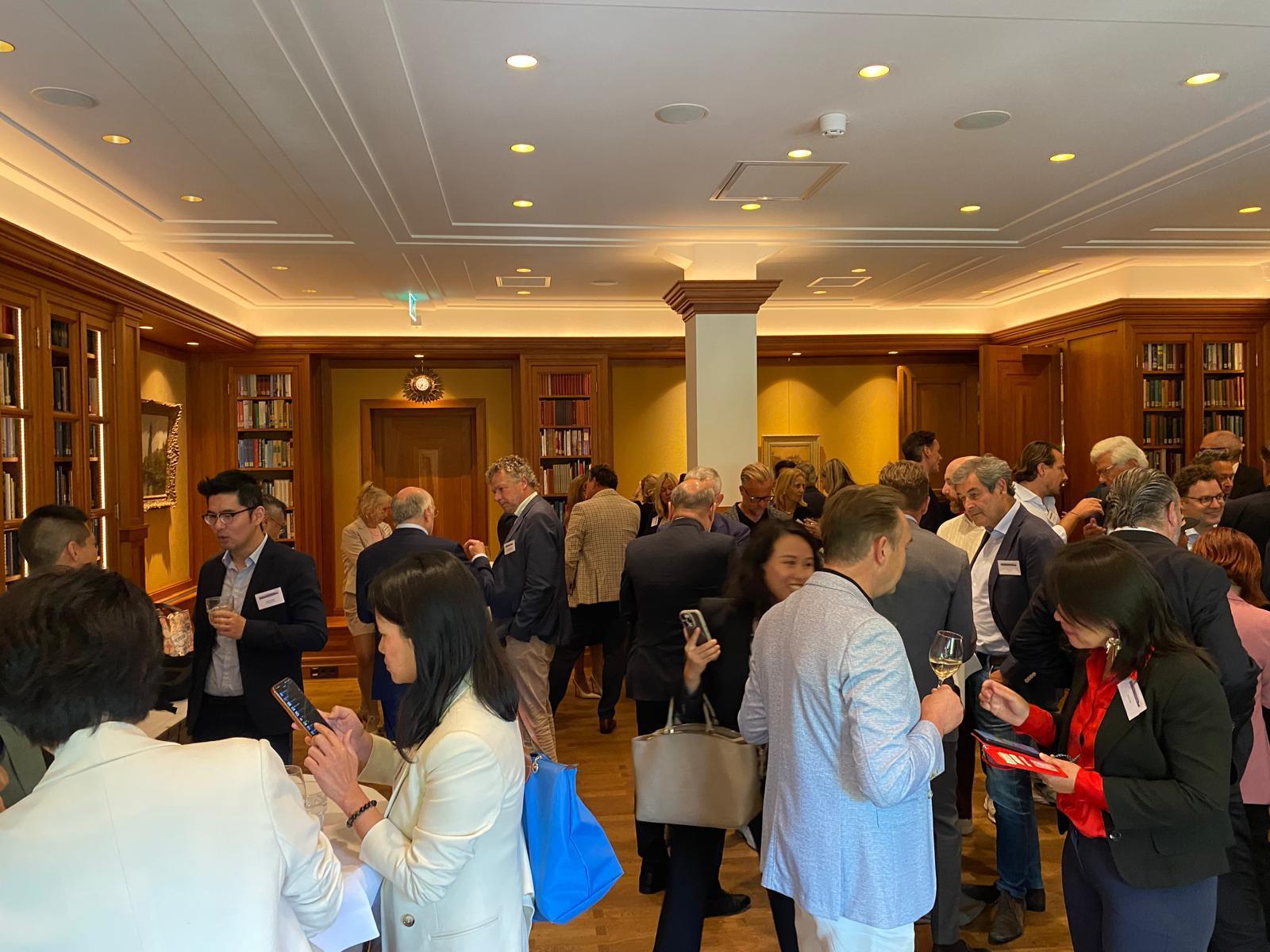Supported by the Hong Kong Economic and Trade Office in Brussels, the Netherlands Hong Kong Business Association organised the annual summer event themed "Financial Services and FinTech, Business and Professional Services" on July 7 (Amsterdam time) in Amsterdam, the Netherlands.