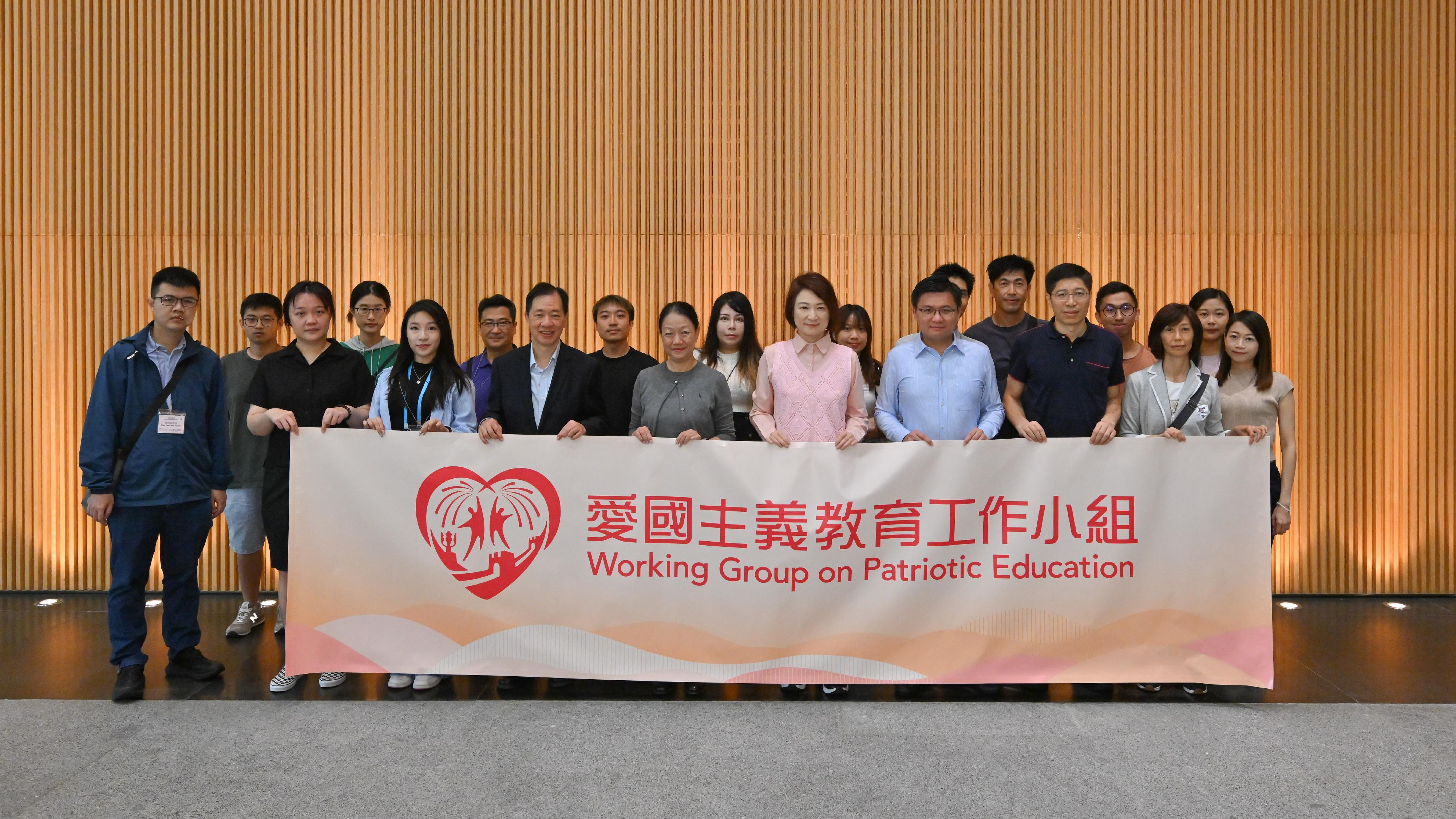 The Working Group on Patriotic Education (WGPE) under the Constitution and Basic Law Promotion Steering Committee organised a two-day exchange tour to the Guangdong-Hong Kong-Macao Greater Bay Area (GBA) on July 12 and 13 to visit various enterprises and places in Shenzhen and Dongguan to learn more about the culture and history of the GBA, as well as the latest developments in areas such as innovation and technology and industrialisation. Photo shows (front row, from fourth left) member of the Media Publicity Sub-group of the WGPE Mr Lee Luen-fai; the Director of Information Services, Mrs Apollonia Liu; the Convenor of the WGPE, Dr Starry Lee; member of the Media Publicity Sub-group of the WGPE Dr James Li, and representatives from different media organisations.