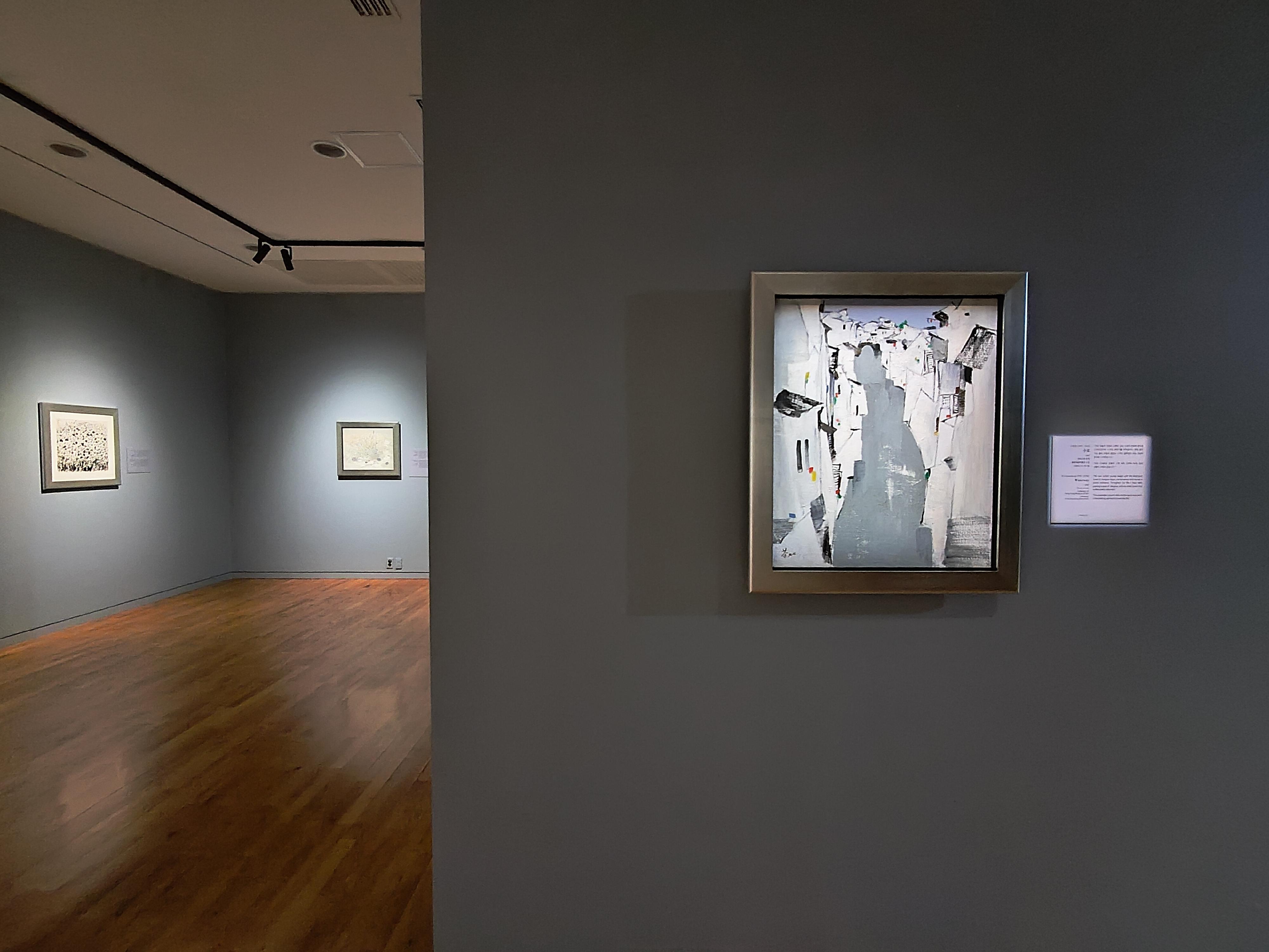 The Hong Kong Museum of Art will stage the exhibition "Wu Guanzhong Art Sponsorship Overseas Exhibition Series: Wu Guanzhong: Between Black and White" in the Seoul Calligraphy Art Museum of the Seoul Arts Center starting from tomorrow (July 25) to October 19.