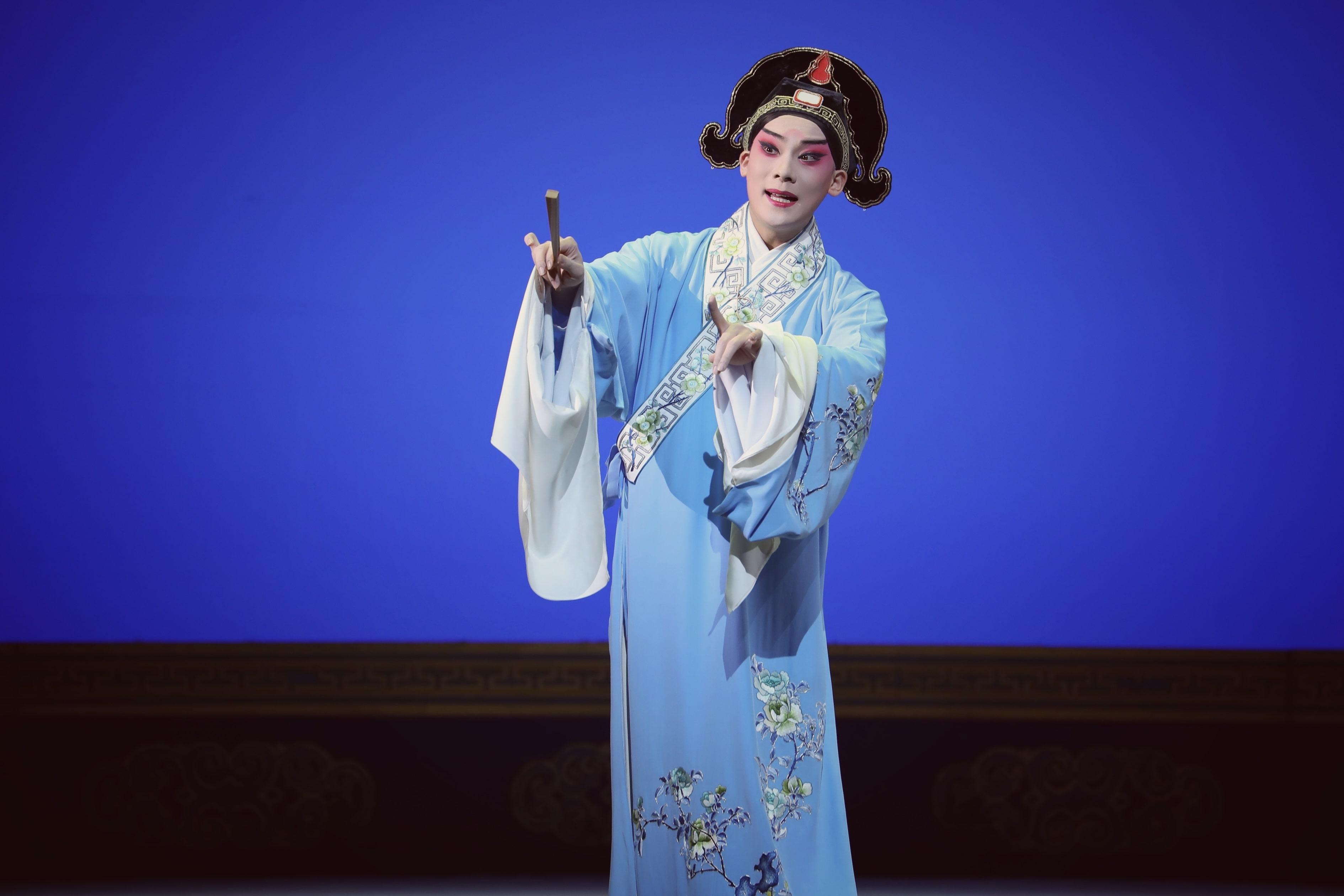 「中華文化節2025」八月邀得浙江京崑藝術中心（崑劇團）赴港上演經典佳作。圖示《紅梨記》之〈亭會〉劇照。