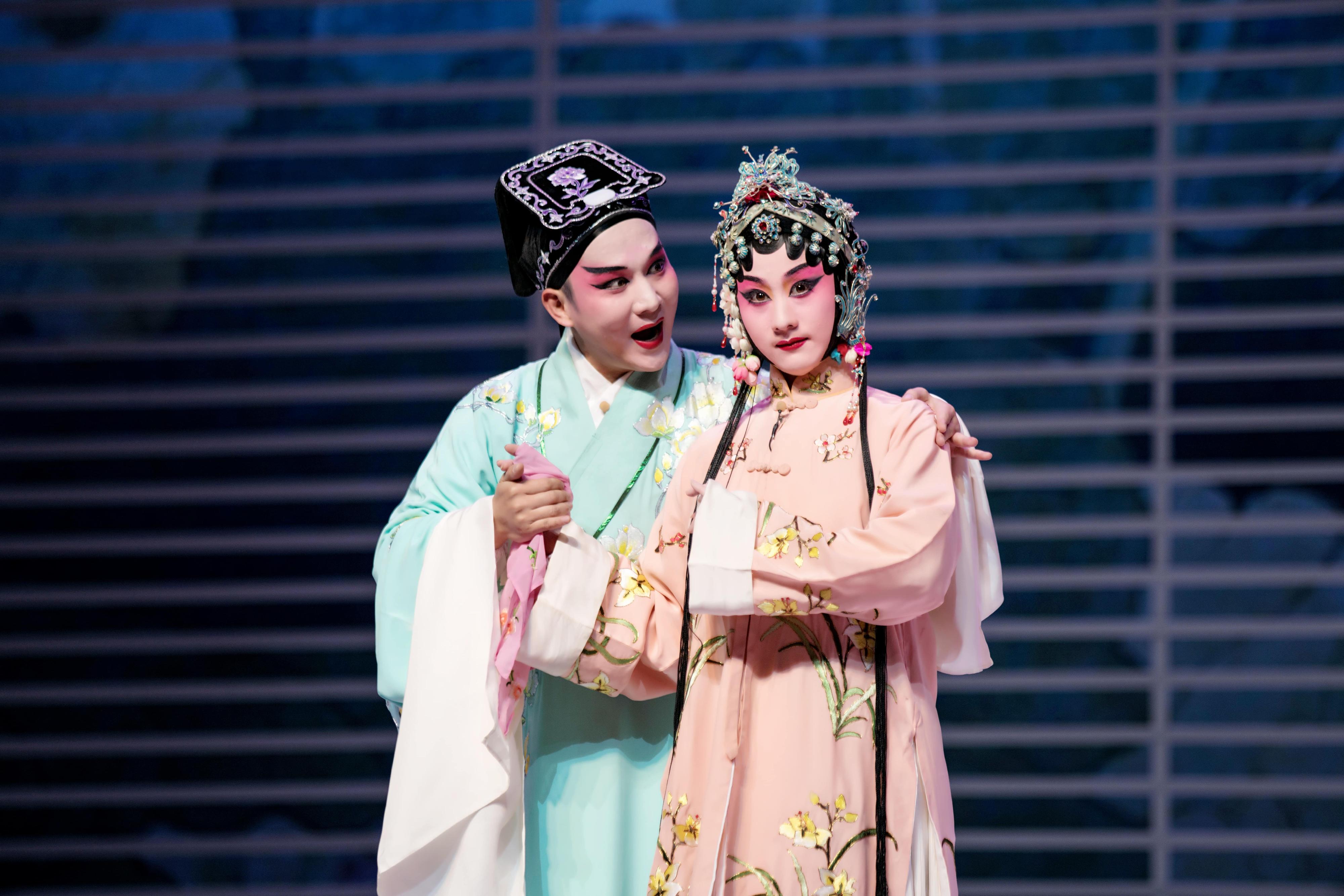 The Chinese Culture Festival 2025 has invited Zhejiang Jingkun Art Center (Kun Opera Troupe) to present timeless masterpieces in Hong Kong in August. Photo shows a scene from "The Lioness Roars".
