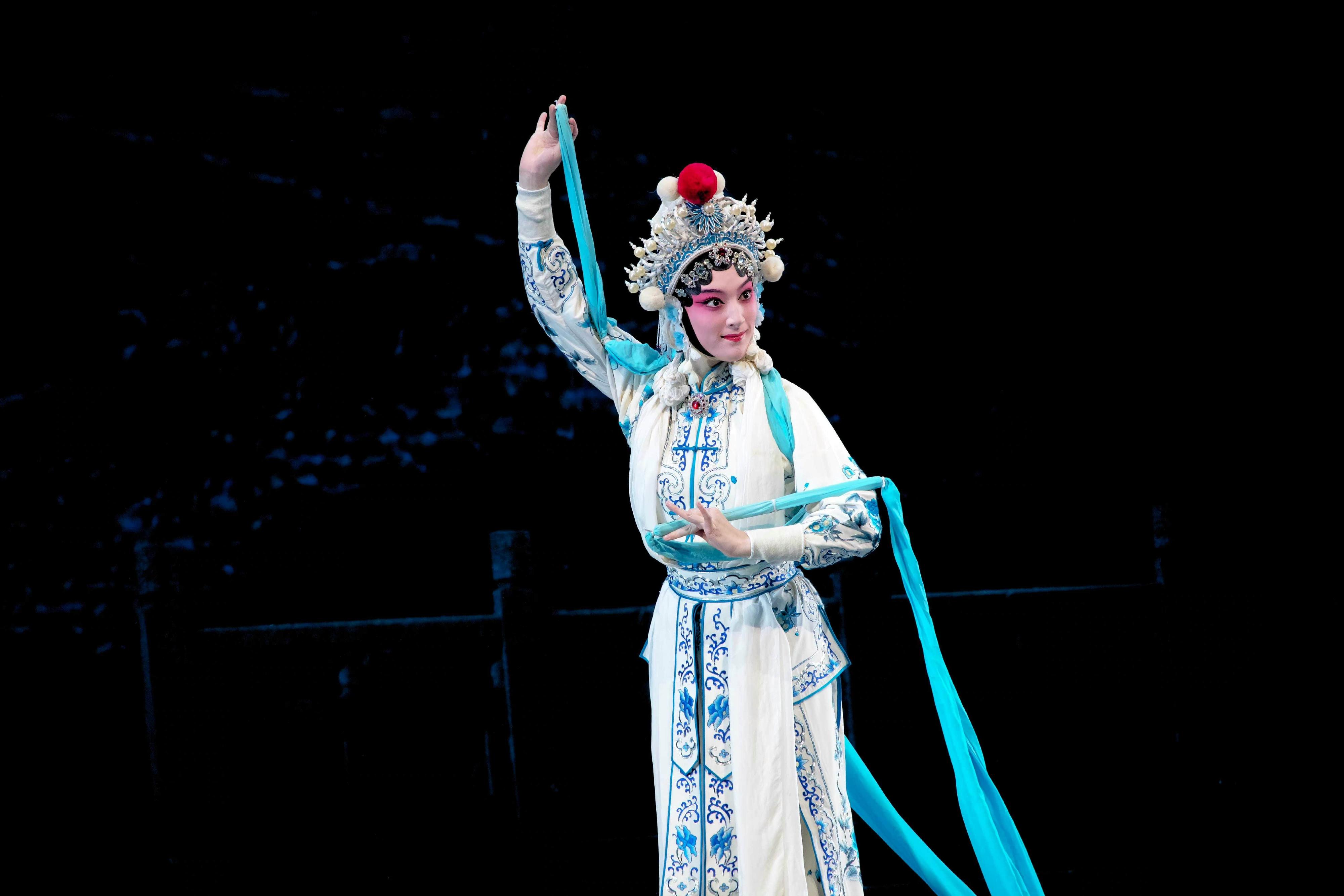 The Chinese Culture Festival 2025 has invited Zhejiang Jingkun Art Center (Kun Opera Troupe) to present timeless masterpieces in Hong Kong in August. Photo shows a scene from the excerpt "Fighting on the Water" from "Leifeng Pagoda".
