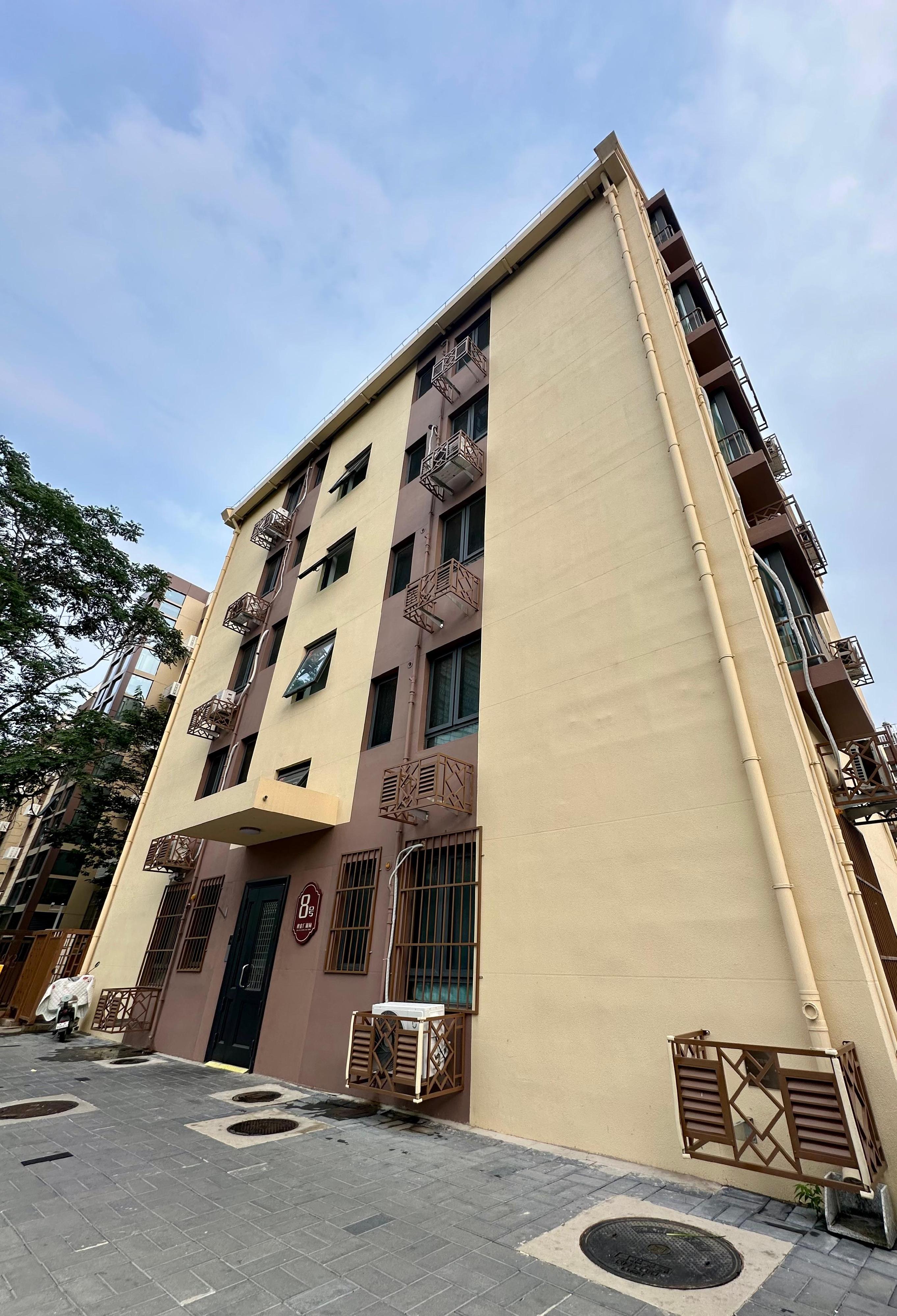 The in-situ redevelopment and relocation project at No. 8, Huabichang Hutong in Beijing adopted the concrete Modular Integrated Construction method, which significantly reduced the construction period of the project to three months.