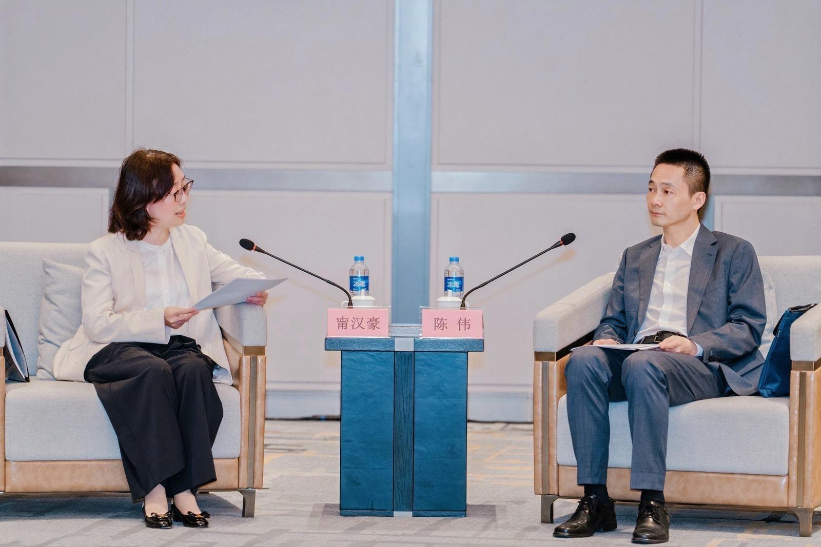The Secretary for Development, Ms Bernadette Linn, today (July 25) led the study tour on national water infrastructure, culture and technology to attend a seminar in Beijing. Photo shows Ms Linn (left) and the Director of Bureau IV of the Hong Kong and Macao Affairs Office of the State Council, Mr Chen Wei (right), at the seminar.