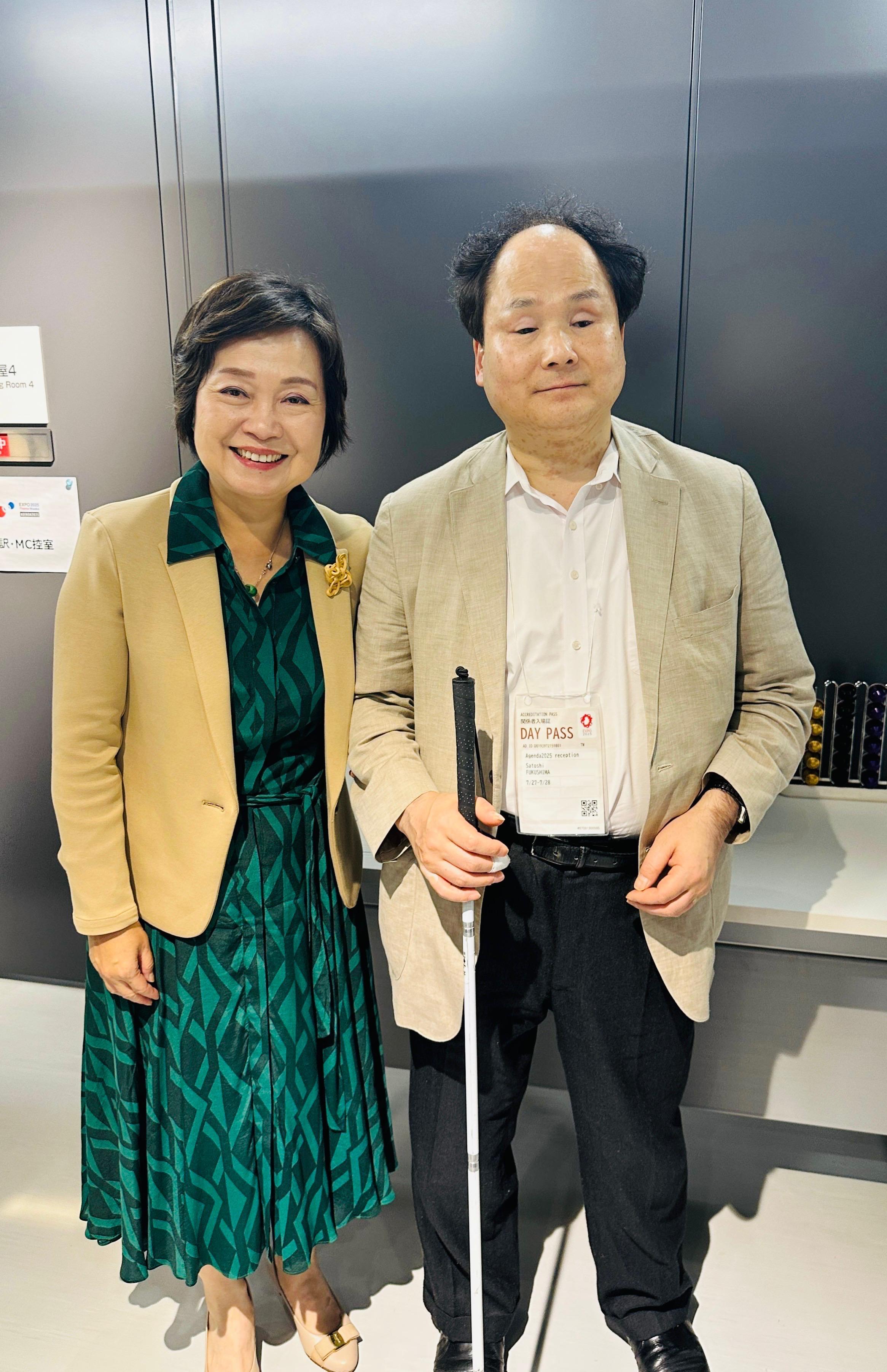 The Secretary for Education, Dr Choi Yuk-lin (left), meets with Professor Satoshi Fukushima (right) of the University of Tokyo in Japan on July 28.