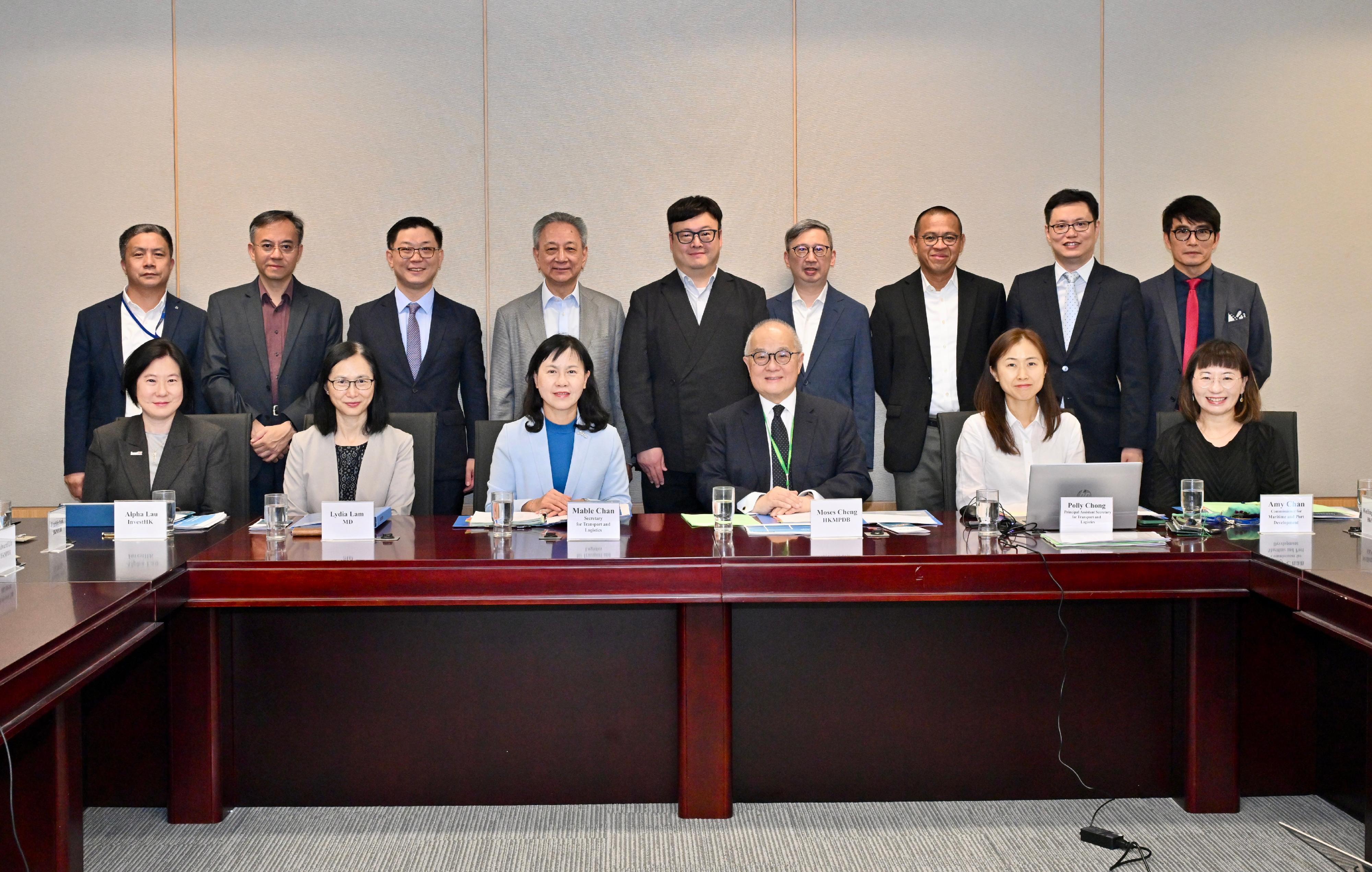 The Hong Kong Maritime and Port Development Board (HKMPDB) convenes the first meeting today (July 29).  Photo shows the Chairman of the HKMPDB, Dr Moses Cheng (front row, third right), member of the HKMPDB and Secretary for Transport and Logistics, Ms Mable Chan (front row, third left), and other members of the HKMPDB before the meeting.