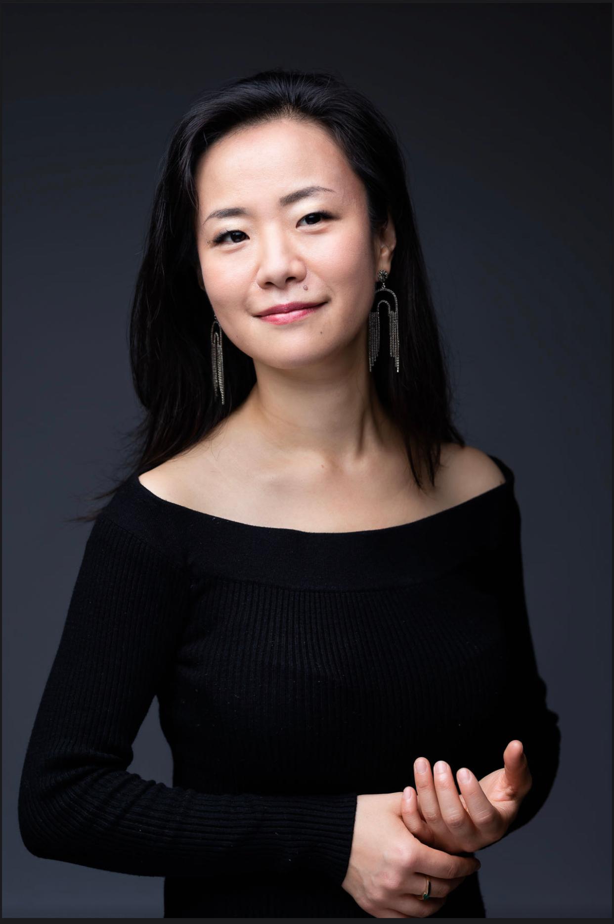 The Leisure and Cultural Services Department's "Hong Kong Artists" Series will present a cello recital by Alex Lau in September. Photo shows Japanese pianist Naoko Sonoda, who will accompany Lau. (Source of photo: Philipp Plum)
