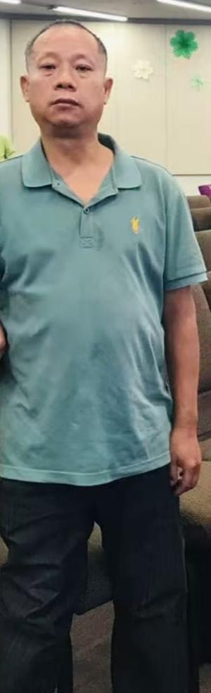 Yin Zihong, aged 51, is about 1.6 metres tall, 60 kilograms in weight and of fat build. He has a round face with yellow complexion and short grey hair. He was last seen wearing a green short-sleeved Polo Shirt, black jeans and black sport shoes.