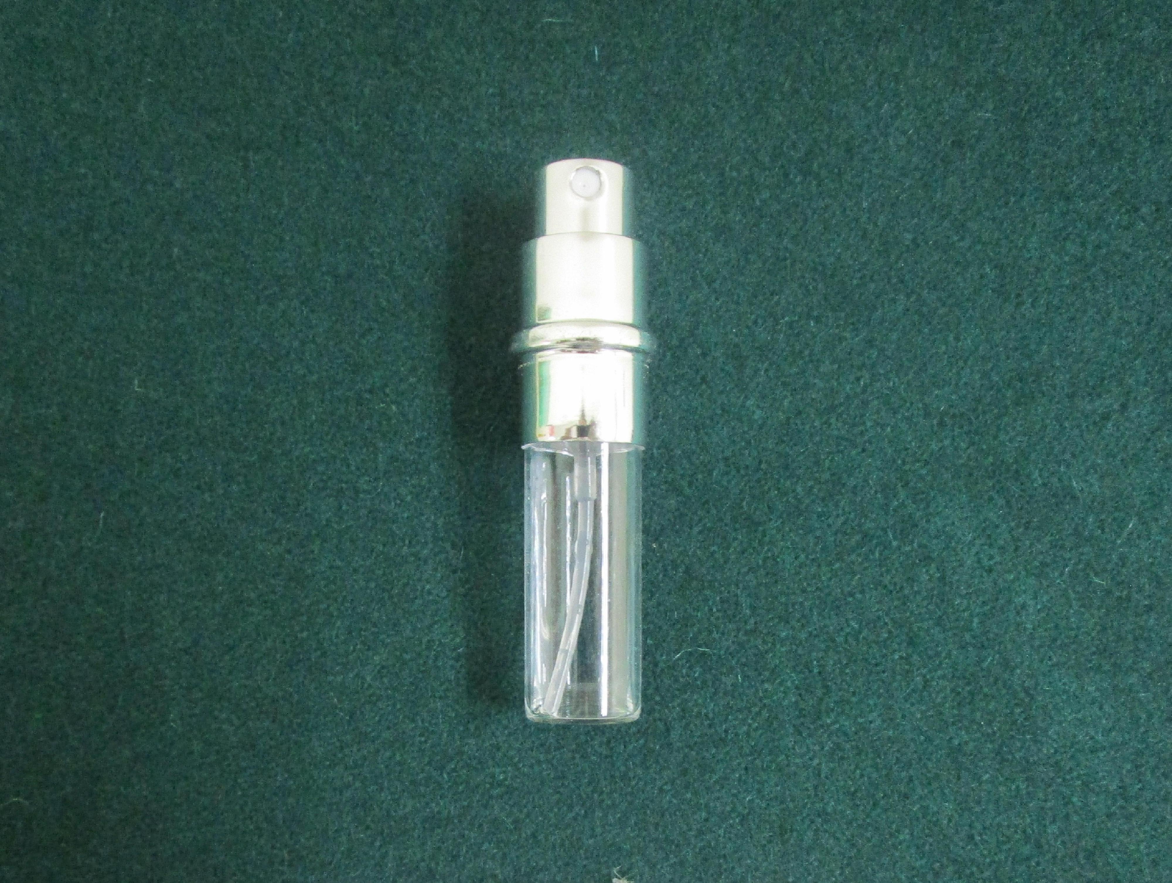 Hong Kong Customs on August 10 and 11 detected two cases involving possession of suspected dangerous drugs at the Lok Ma Chau Spur Line Control Point and Lok Ma Chau Control Point. Three suspected etomidate capsules, two vape sticks and about 1.27 grams of suspected liquid methamphetamine were seized. Photo shows the suspected liquid  methamphetamine seized in the first case.