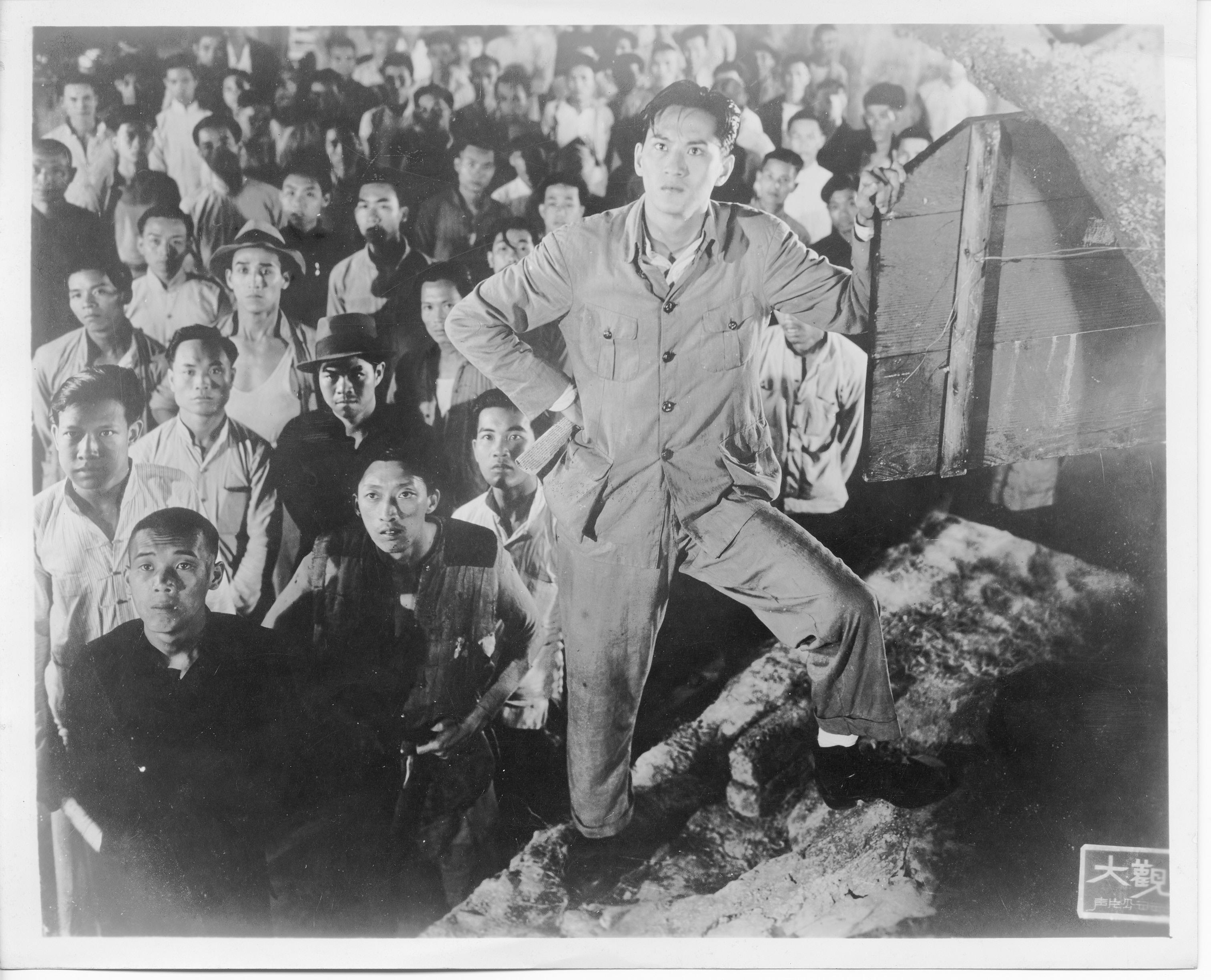 To commemorate the 80th anniversary of the victory of the Chinese People's War of Resistance Against Japanese Aggression as well as the victory of the World Anti-Fascist War, the Hong Kong Film Archive, the Hong Kong Museum of the War of Resistance and Coastal Defence, the Hong Kong Museum of History and the Hong Kong Heritage Museum of the Leisure and Cultural Services Department will jointly present a thematic film screening programme "Cine Memories of the War of Resistance" from August 30 to September 20, which will screen six films from 1941 to 2024 free of charge for audiences to have a deeper understanding of this significant historical period. Photo shows a film still of "Roar of the People" (1941).