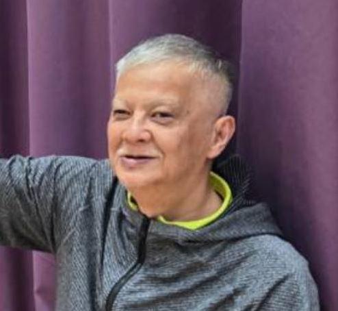 Tsang Yung, aged 58, is about 1.7 metres tall, 76 kilograms in weight and of medium build. He has a round face with yellow complexion and short grey hair. He was last seen wearing a grey long-sleeved jacket, black shorts, black shoes, carrying a black crossbody bag and a long black umbrella.

