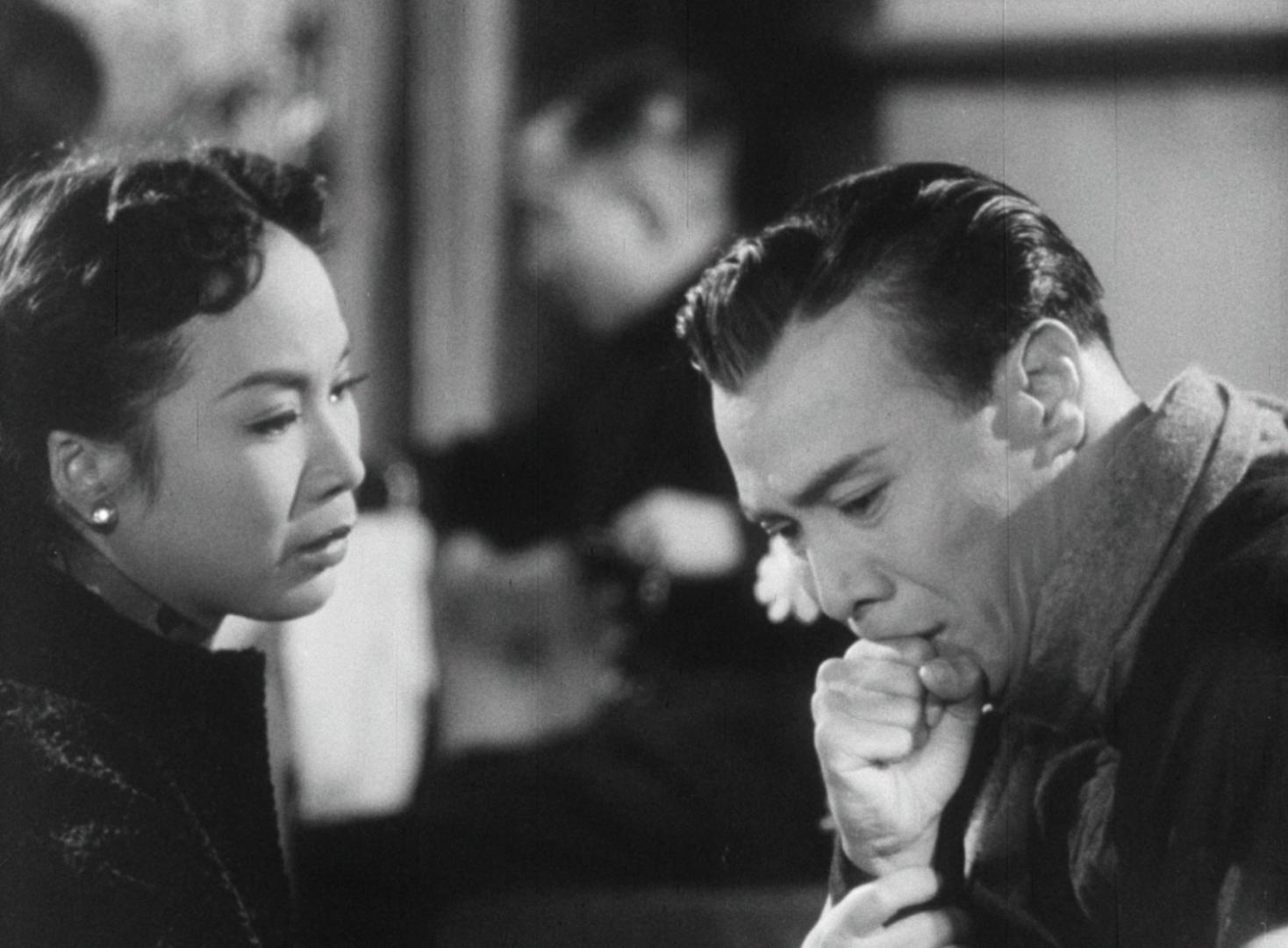 The Film Programmes Office of the Leisure and Cultural Services Department will present the programme "!NSPIRE Series 2025: Integrating the Modern and the Traditional: Chinese Humanism and Hong Kong Cinema" from September 21 to October 25, showcasing 12 films highlighting humanistic values at the Cinema of the Hong Kong Film Archive. Photo shows a film still of "It Was a Cold Winter Night" (1955). 