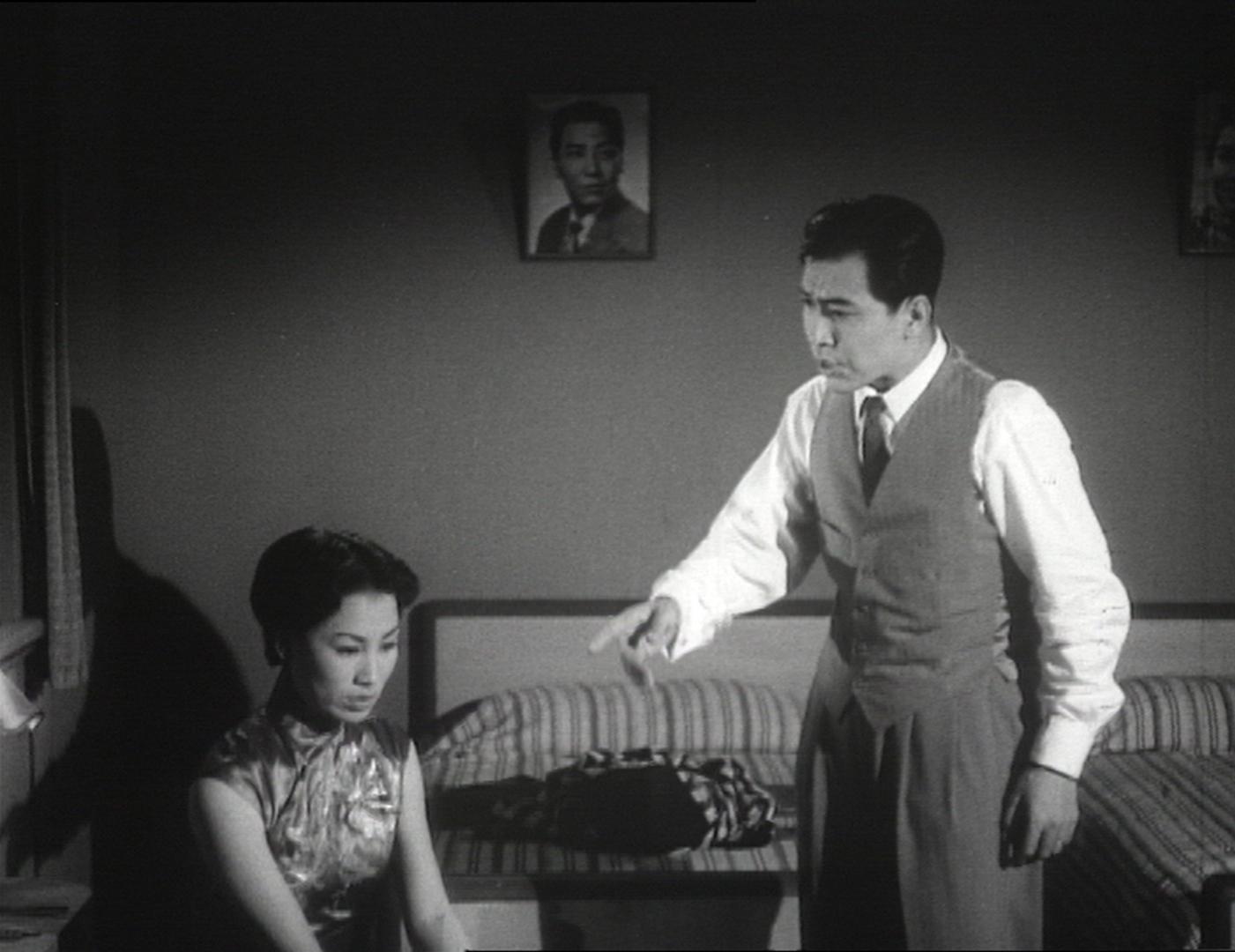 The Film Programmes Office of the Leisure and Cultural Services Department will present the programme "!NSPIRE Series 2025: Integrating the Modern and the Traditional: Chinese Humanism and Hong Kong Cinema" from September 21 to October 25, showcasing 12 films highlighting humanistic values at the Cinema of the Hong Kong Film Archive. Photo shows a film still of "It So Happens to a Woman" (1955). 