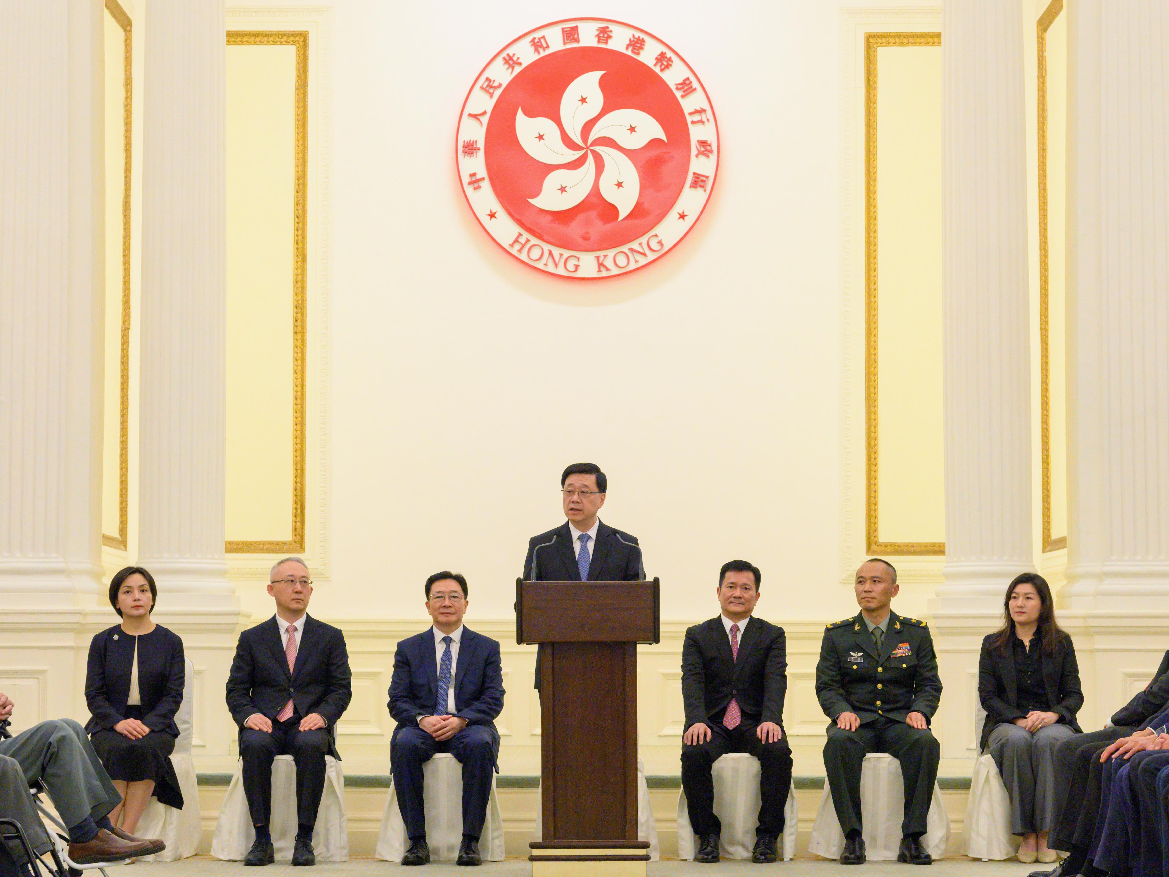 行政長官李家超今日（八月二十二日）在香港禮賓府舉行的「中國人民抗日戰爭勝利80周年紀念章頒授儀式」上致辭。