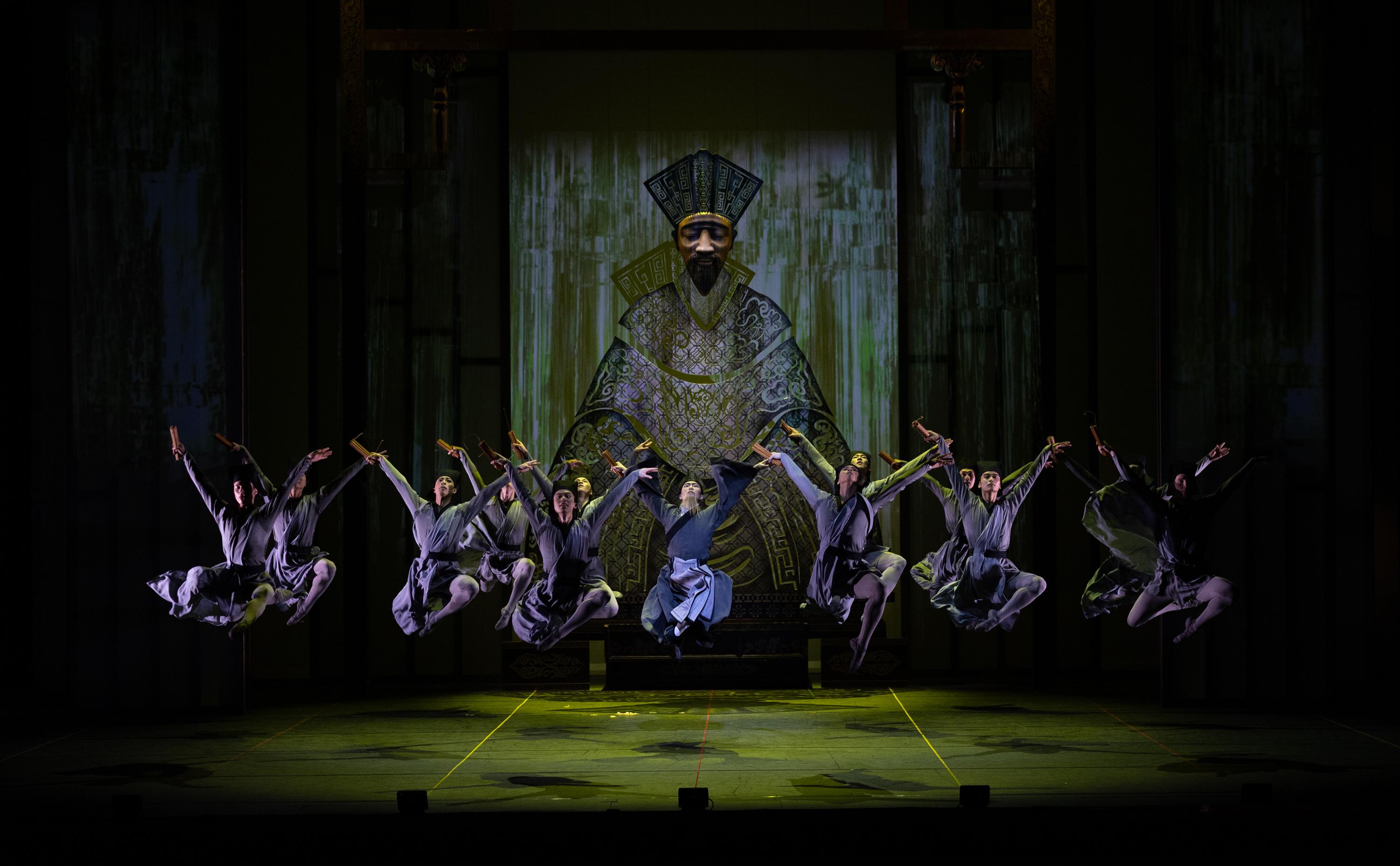 The Hong Kong Ballet captivated New York with the US premiere of its award-winning production "The Butterfly Lovers" at its opening night at the prestigious David H. Koch Theater, Lincoln Center, on August 22 (New York time). 