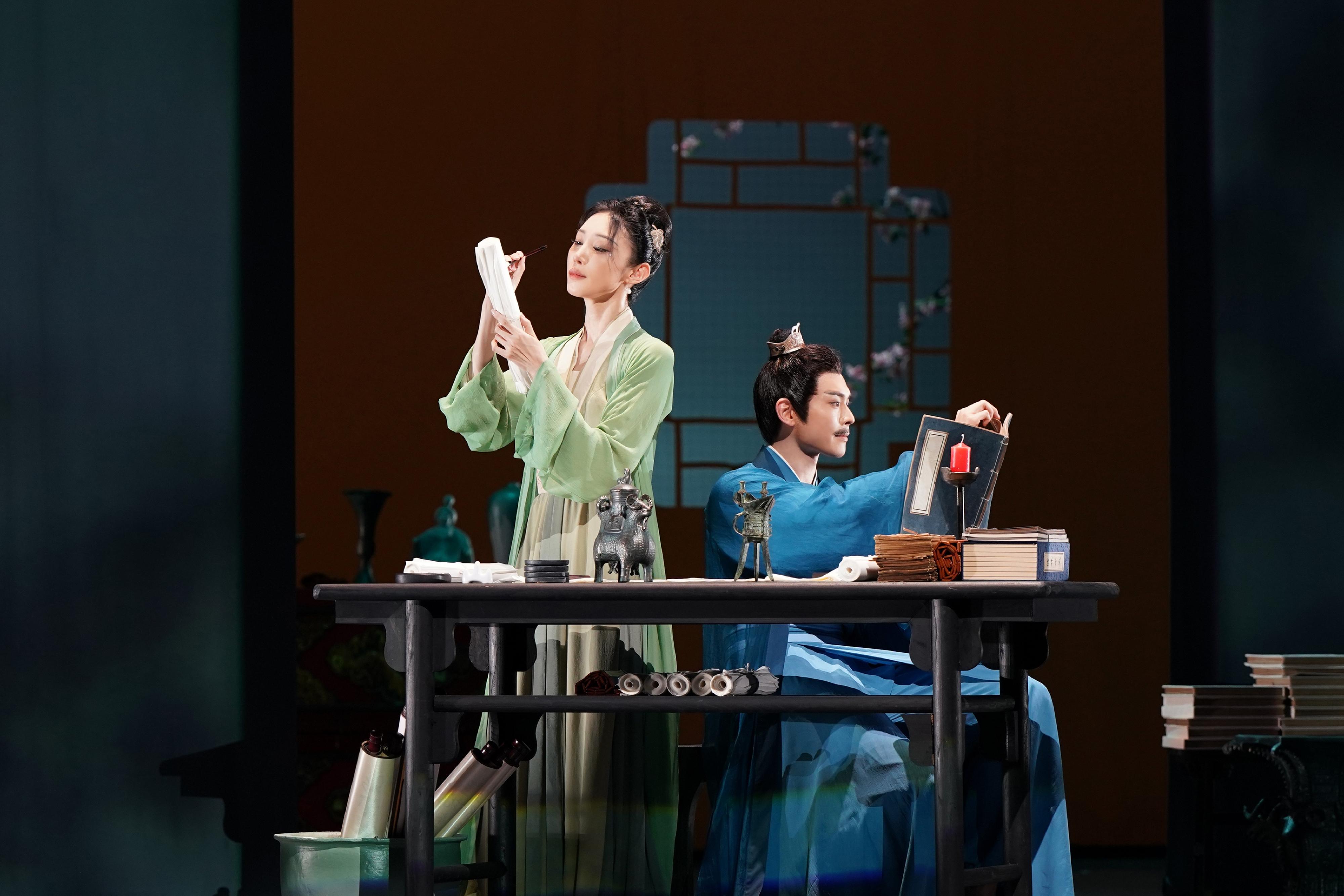 The Chinese Culture Festival 2025, organised by the Leisure and Cultural Services Department, will present the new Chinese-style dance drama "Azure After the Rain" by the Shanghai Dance Theatre in September. Photo shows a scene from "Azure After the Rain".