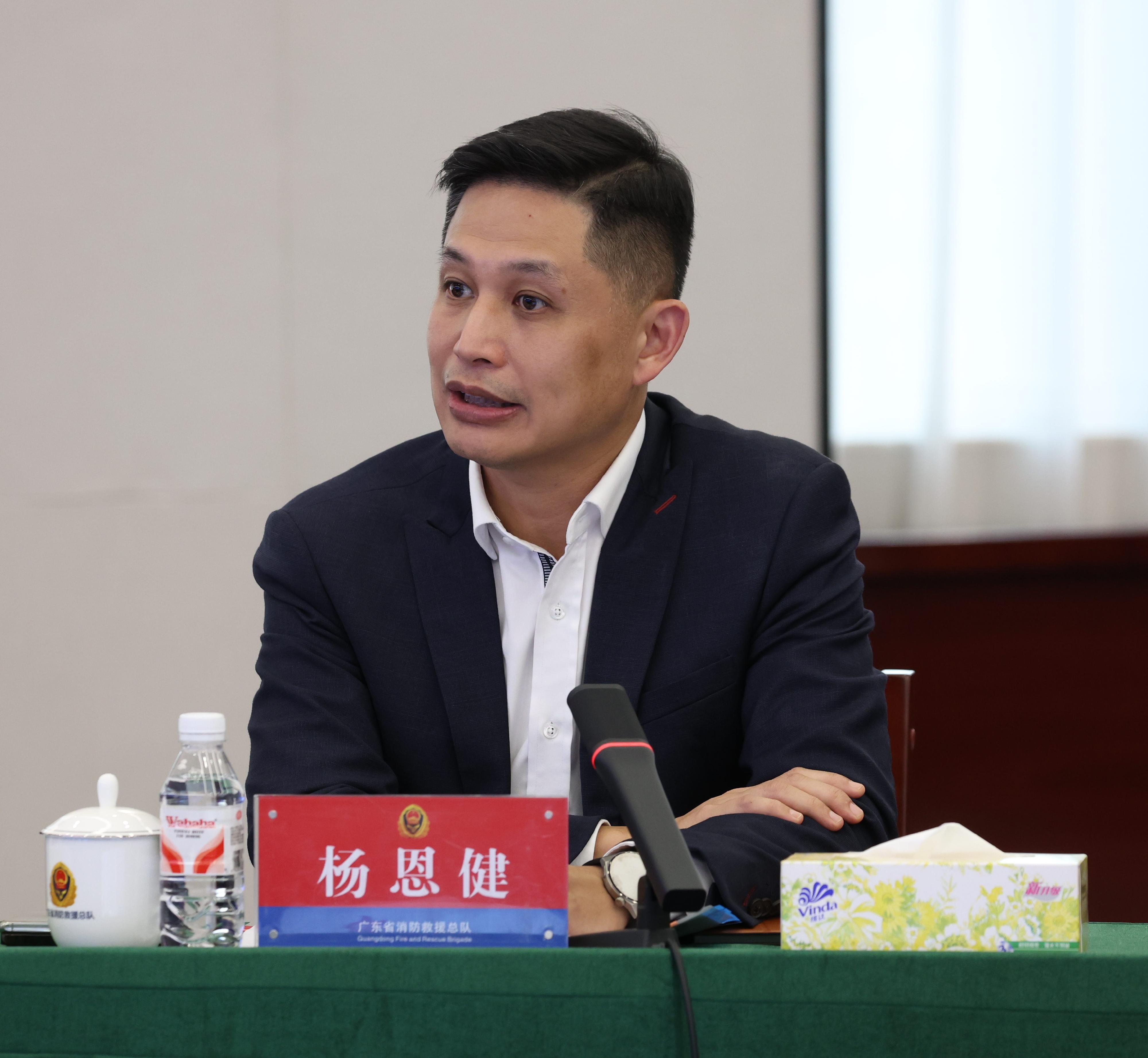 The Director of Fire Services, Mr Andy Yeung, led a delegation to Guangzhou today (August 26) to convene a Guangdong, Hong Kong and Macao fire services security meeting for the 15th National Games with representatives from the Fire and Rescue Corps of Guangdong Province and the Macao Fire Services Bureau. Photo shows Mr Yeung delivering a speech at the meeting.