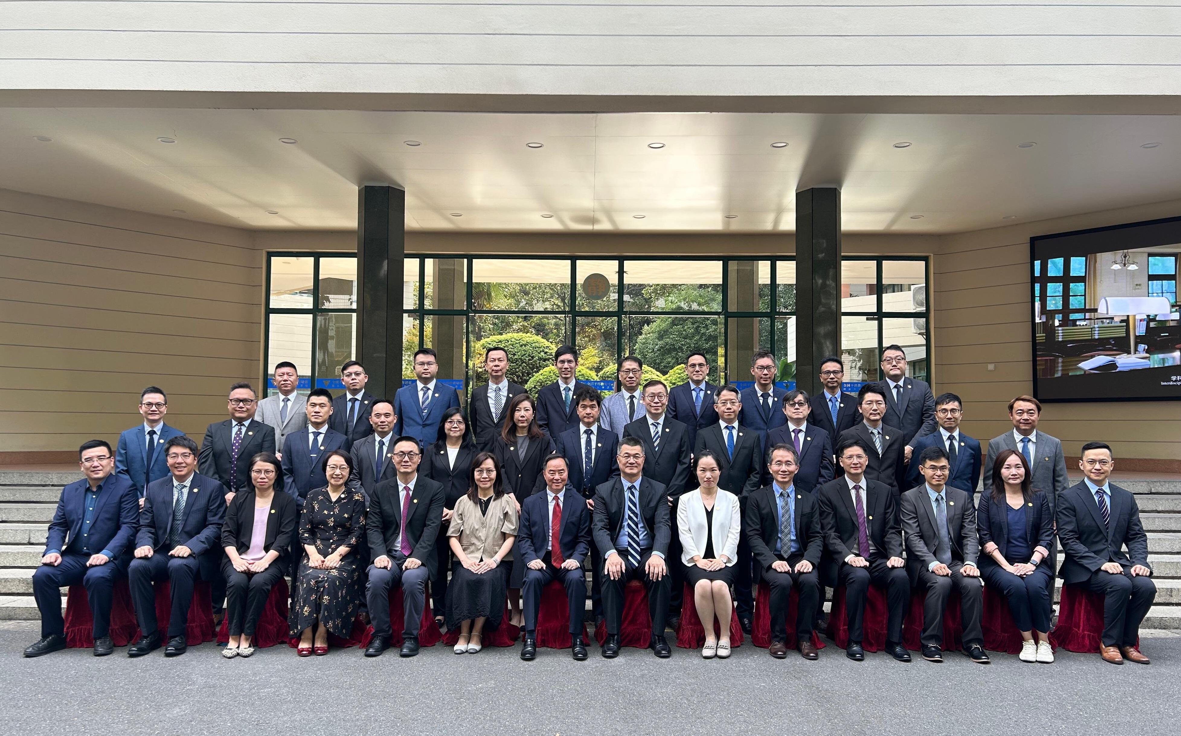 The Commissioner for Digital Policy, Mr Tony Wong (first row, seventh left), attends the opening ceremony of the 2025 Hong Kong Information Technology and Cybersecurity Special Training Course held in Hangzhou on August 25 and is pictured with the participants.