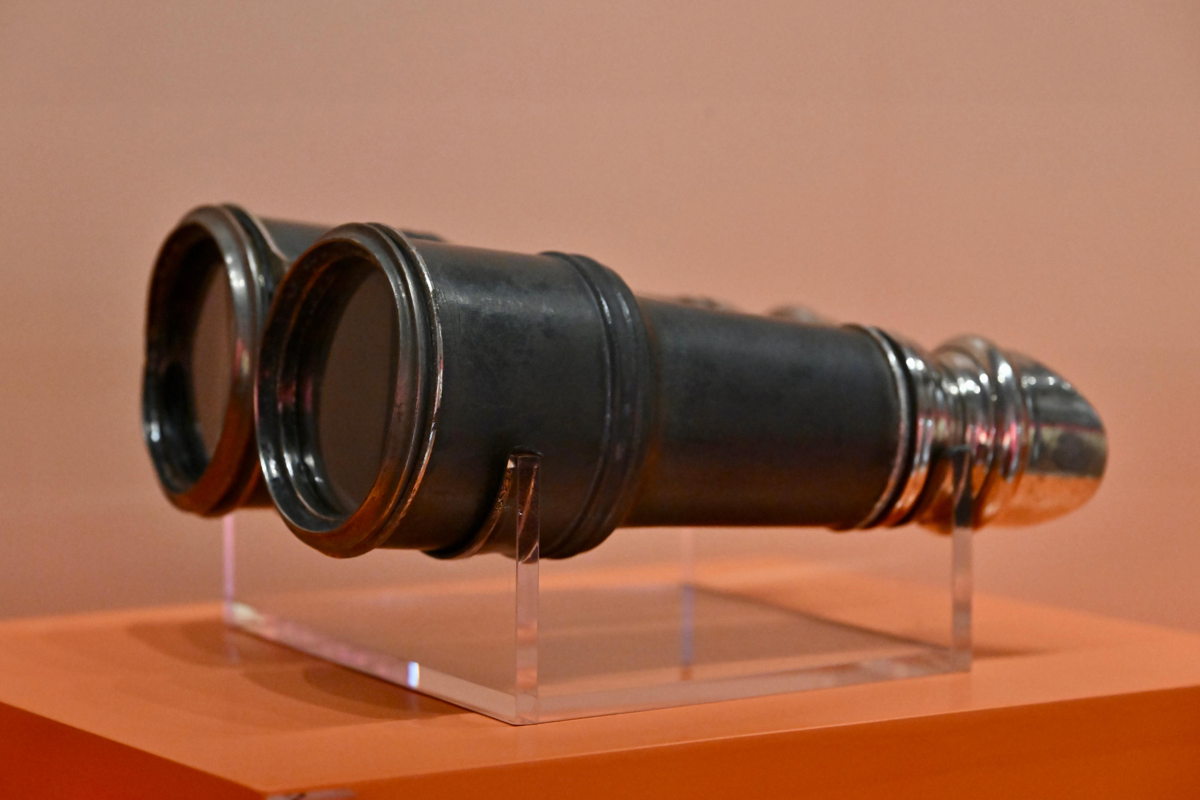 The “Standing Together for Peacebuilding: Commemorating the 80th Anniversary of Victory in the War of Resistance in Guangdong and Hong Kong” exhibition will be staged at the Hong Kong Museum of the War of Resistance and Coastal Defence from tomorrow (August 29) to July 8, 2026. Photo shows binoculars used by member of the Dongjiang Column.