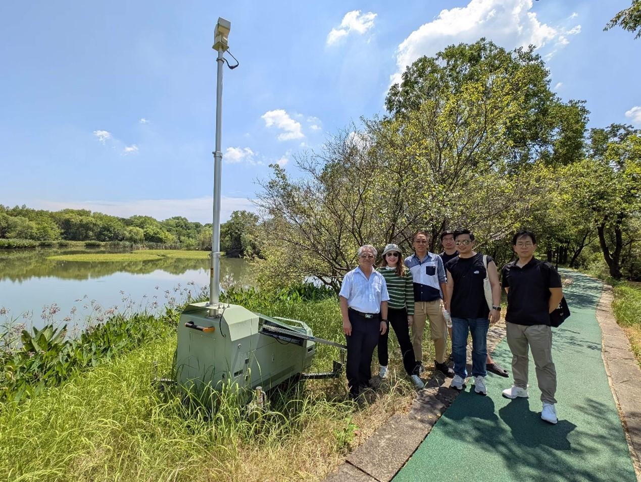 The Director of Environmental Protection, Dr Samuel Chui, visited Hangzhou and Shanghai from August 24 to 28.  Photo shows Dr Chui (first left) visiting the Xixi National Wetland Park in Hangzhou on August 25 to inspect the Artificial Intelligence ecological monitoring program.