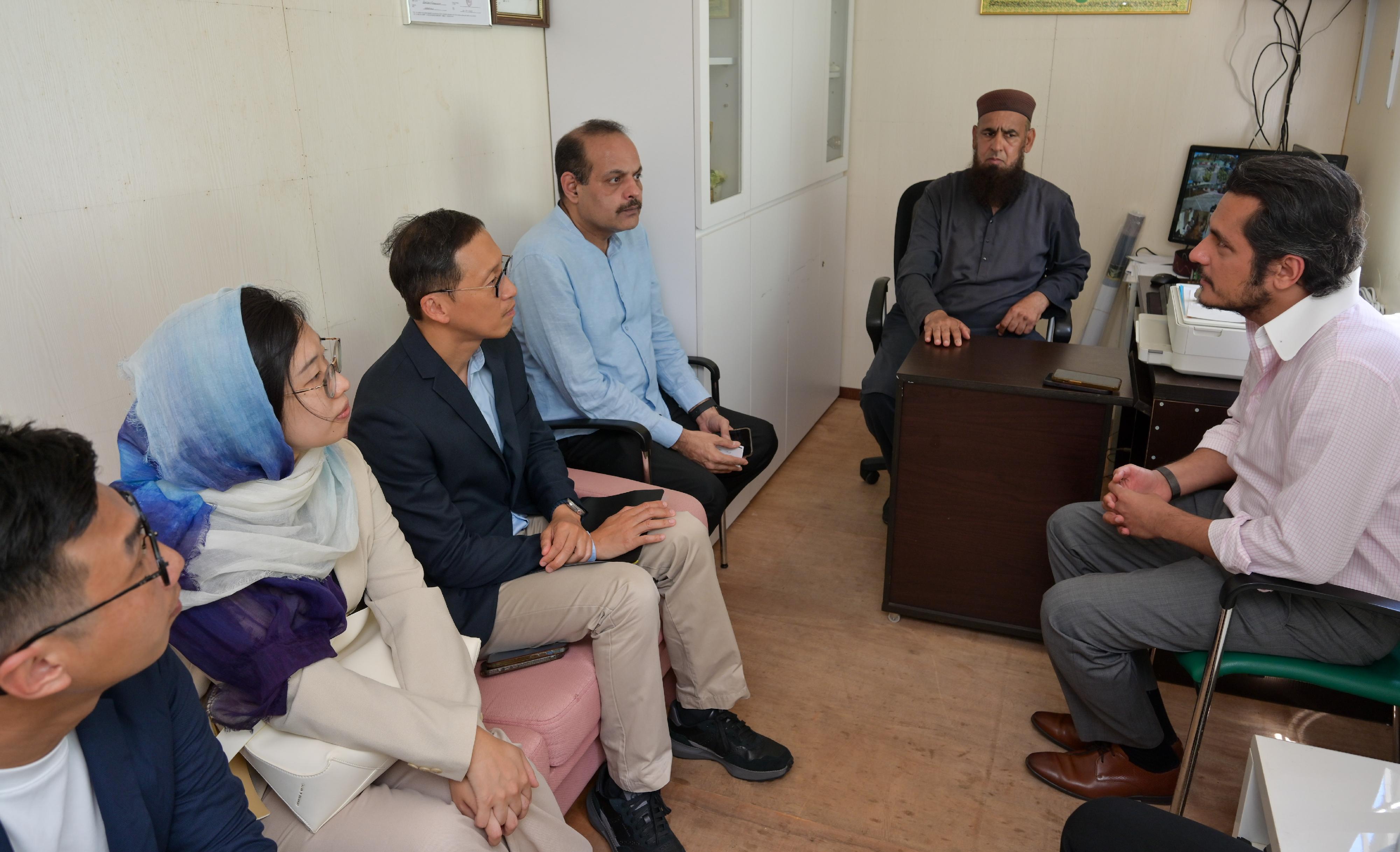 The Commissioner for Narcotics, Mr Kesson Lee, and member of the Action Committee Against Narcotics Dr Rizwan Ullah visited Masjid Ismail in Tung Chung today (August 29) to promote and share anti-drug information with the Muslim community. Photo shows Mr Lee (third left) and Dr Ullah (first right) meeting with the Director of United Welfare Union Hong Kong, Mr Mohammad Ilyas (fourth left).