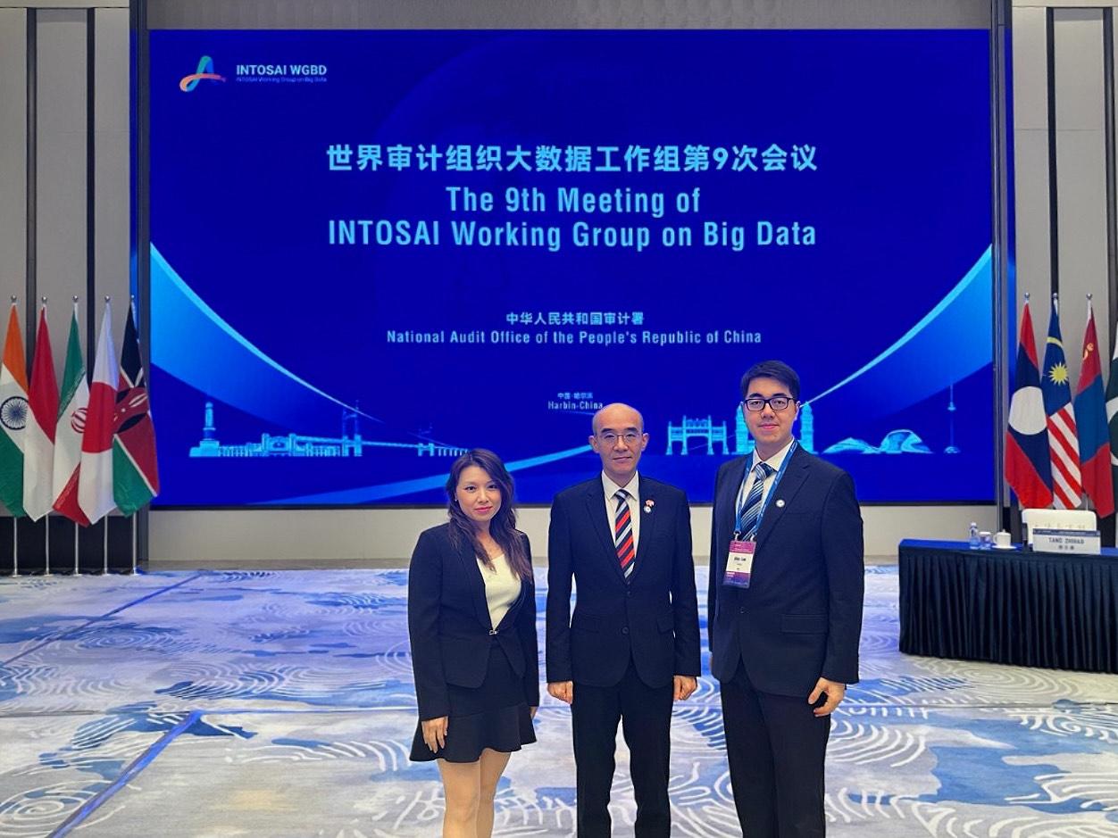 The 9th Meeting of the International Organization of Supreme Audit Institutions Working Group on Big Data was held between September 1 and 3 in Harbin. Personnel of the Audit Commission participating in the meeting included the Director of Audit, Professor Nelson Lam (centre), Assistant Director of Audit Ms Flora Wan (left) and Senior Auditor Mr Alex Lau (right).