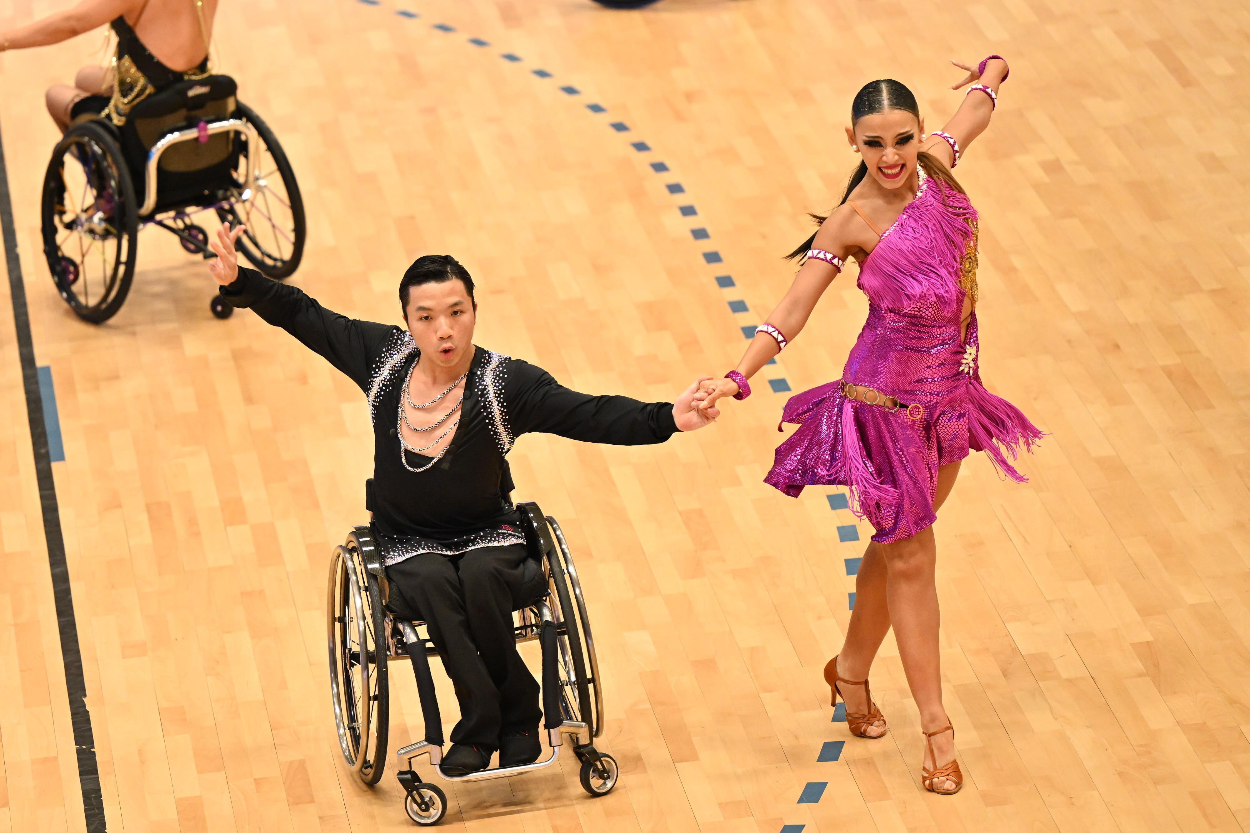 The mass participation para dance sport competition of the 12th National Games for Persons with Disabilities and the 9th National Special Olympic Games concluded its final day at Ma On Shan Sports Centre today (September 7). Photo shows athletes participating in the competition.