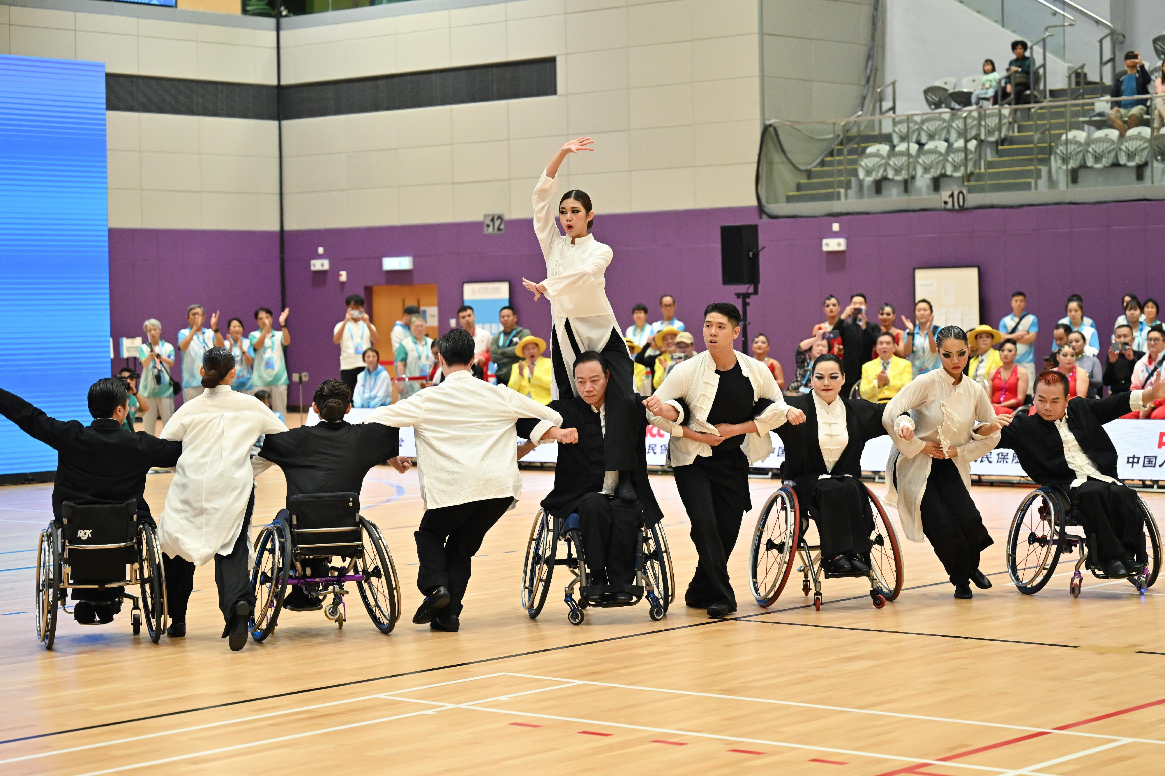 The mass participation para dance sport competition of the 12th National Games for Persons with Disabilities and the 9th National Special Olympic Games concluded its final day at Ma On Shan Sports Centre today (September 7). Photo shows athletes participating in the competition.
