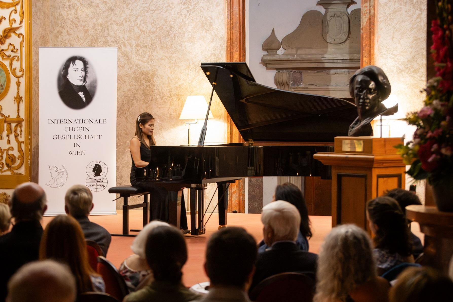 The Hong Kong Economic and Trade Office, Berlin supported Hong Kong pianist Rachel Cheung's performance at the 41st Chopin Festival in Gaming, Austria, in August.