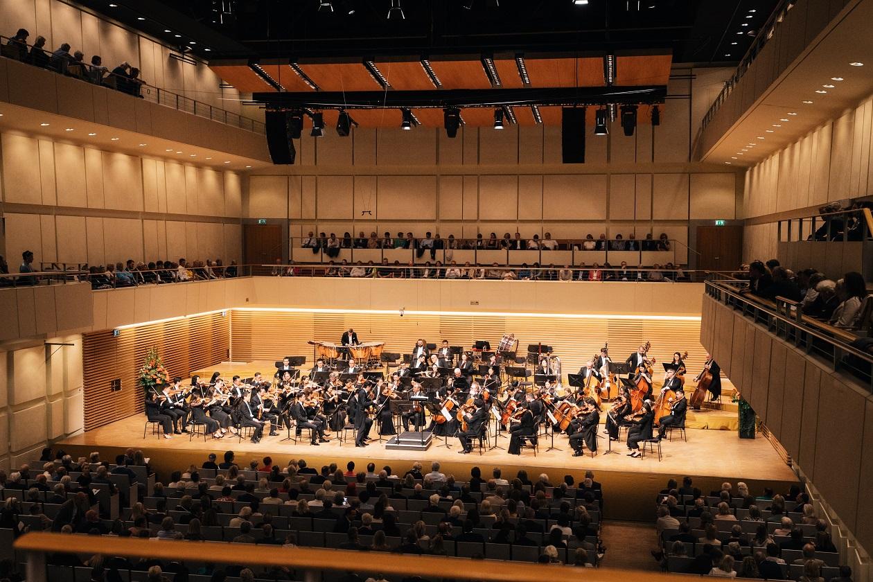 The Hong Kong Economic and Trade Office, Berlin supported the European tour of the Hong Kong Philharmonic Orchestra. Photo shows the performance of the Hong Kong Philharmonic Orchestra at the Grafenegg Festival in Austria held on September 5 (Grafenegg time).