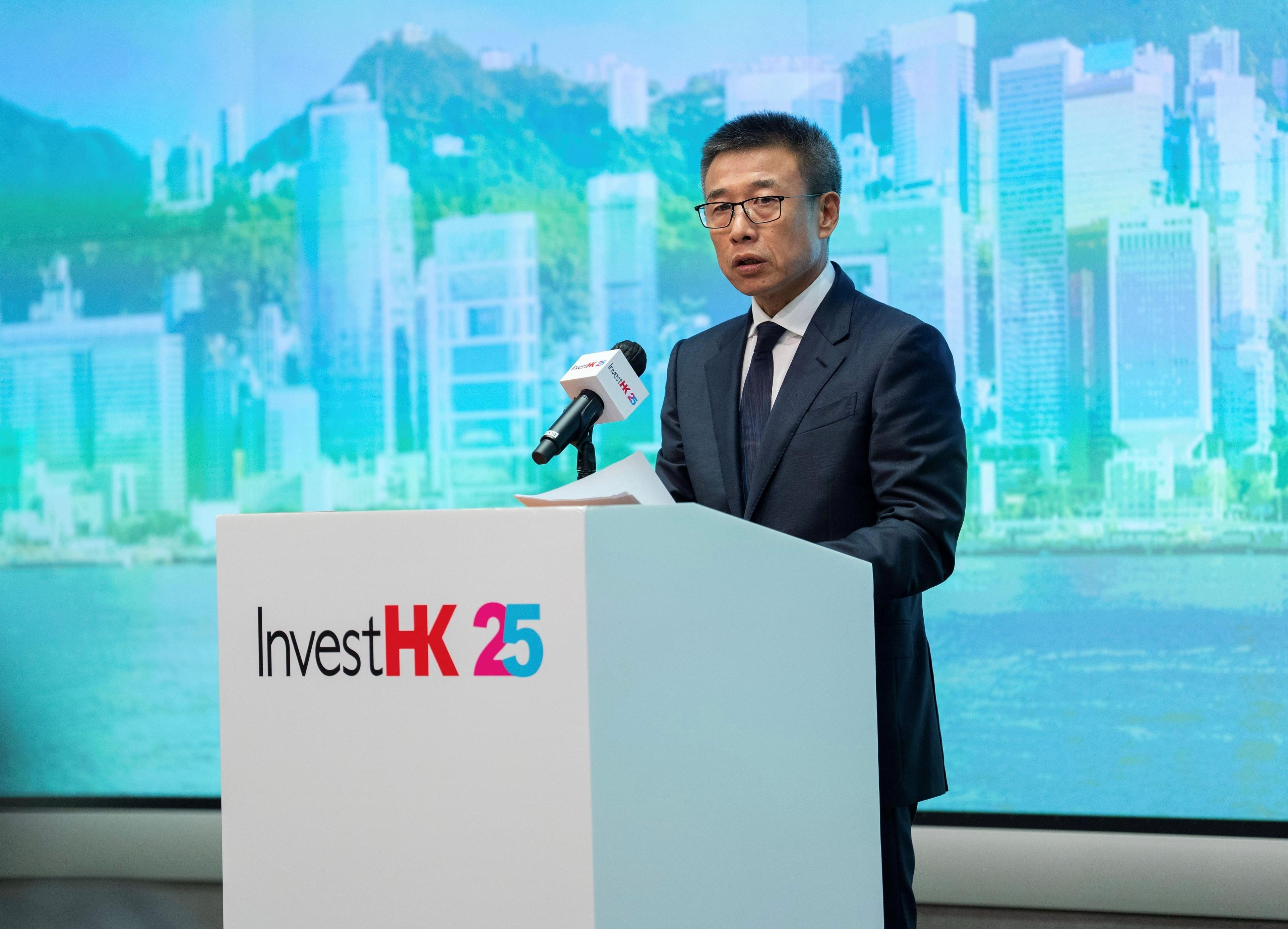 Invest Hong Kong today (September 9) hosted a seminar entitled "Hong Kong - The Ideal Platform for Mainland Enterprises' Global Expansion". Photo shows Vice Chairman of the State-owned Assets Supervision and Administration Commission of the State Council Mr Li Zhen speaking at the seminar.