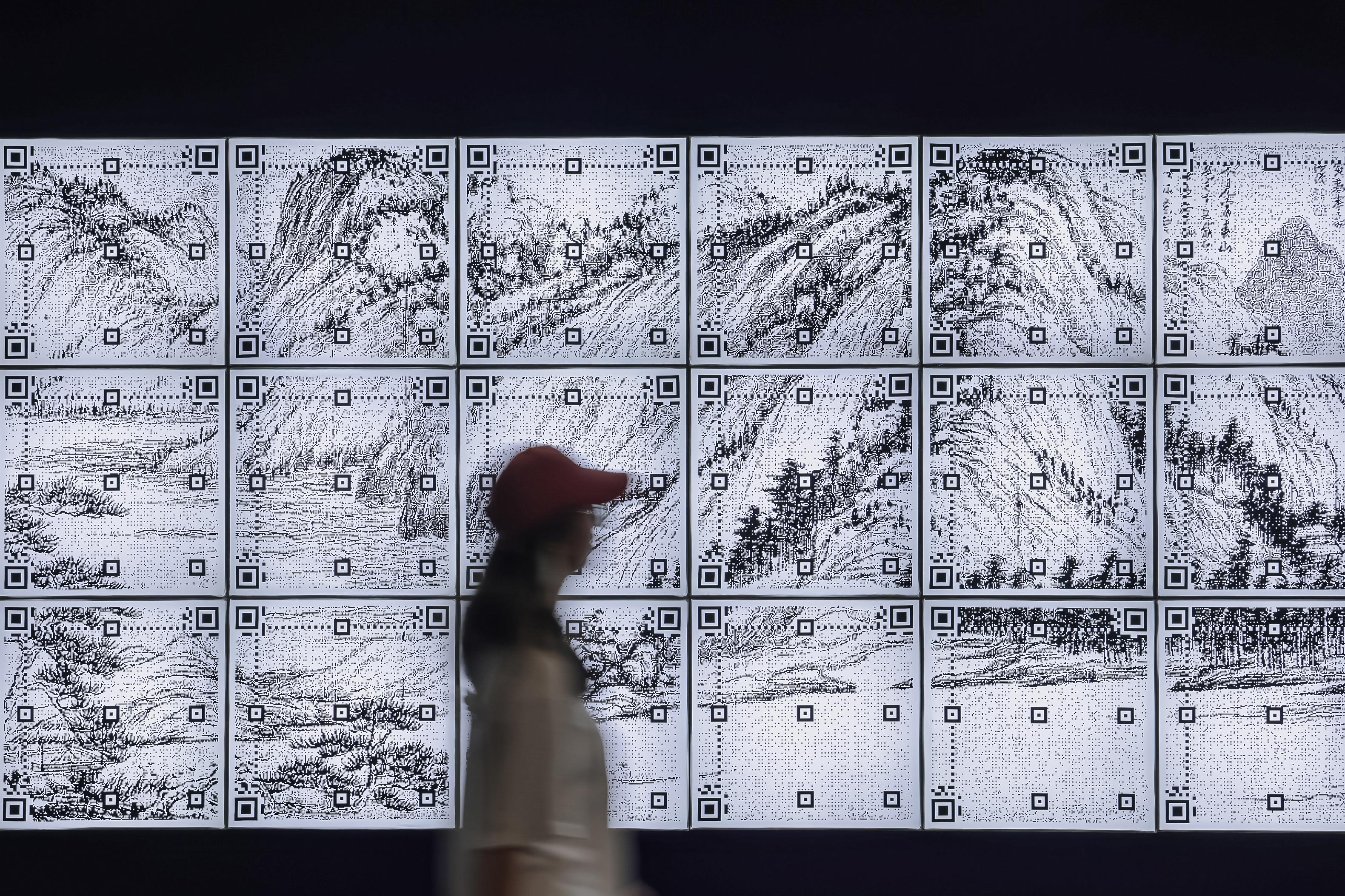 Jointly organised by the Art Promotion Office and the Shenzhen Fringe Art Center, the third exhibition "Strata and Symbiosis" of the "Ink Art Ensembles" Exhibition Series in the Greater Bay Area (GBA) is on display from today (September 12) to October 26 at chi K11 art space in Guangzhou. Photo shows GBA art group _.WAV_Studio's artwork "Dwelling in the Fuchun Mountains".