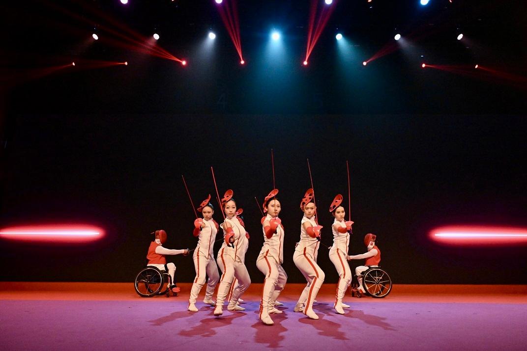 The pledging ceremony for the volunteers of the 15th National Games, the 12th National Games for Persons with Disabilities and the 9th National Special Olympic Games in Hong Kong was held at Queen Elizabeth Stadium today (September 14). Photo shows the Hong Kong Dance Company performing at the ceremony.