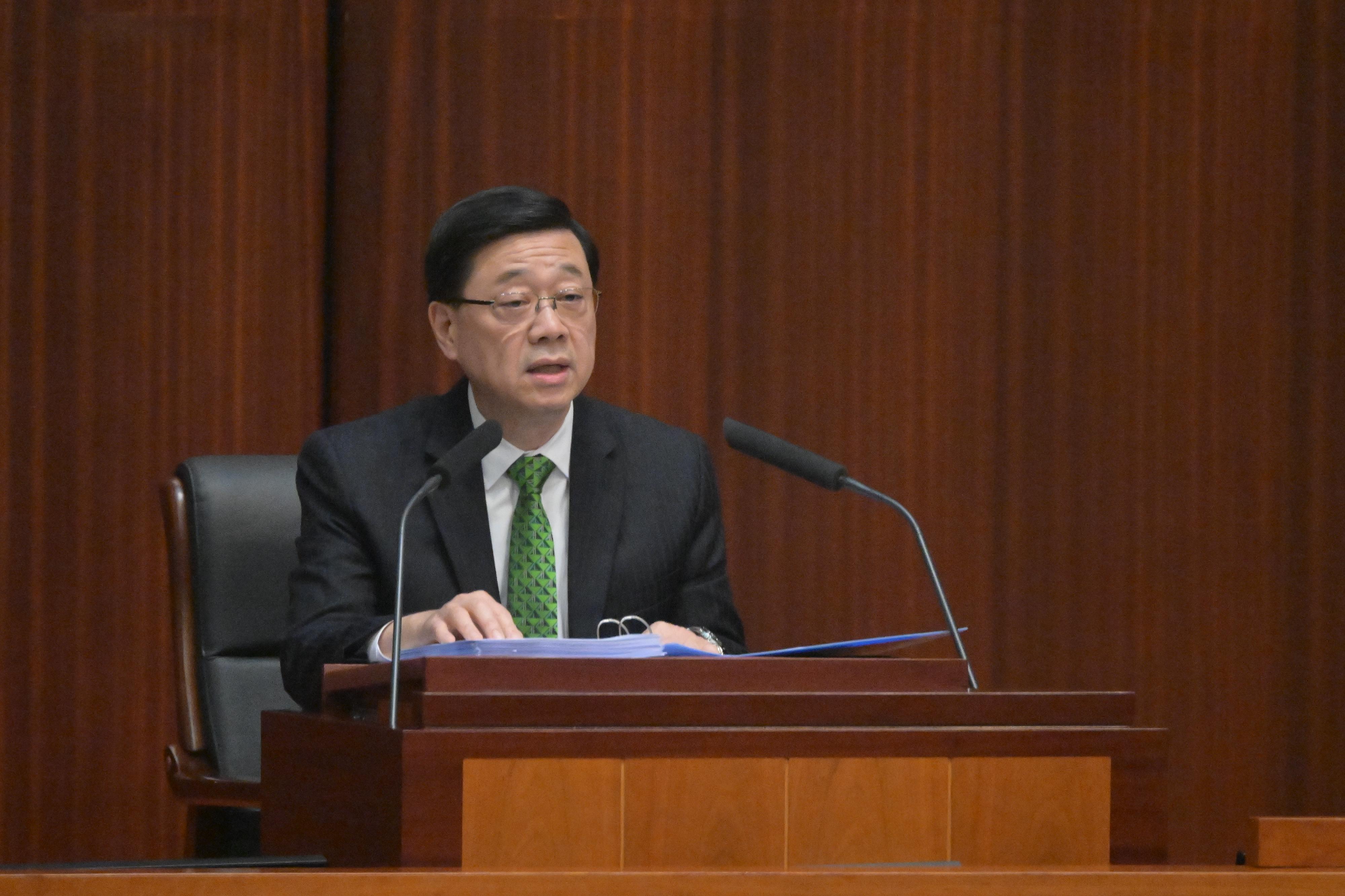 行政長官李家超今日（九月十七日）在立法會發表《行政長官2025年施政報告》。
