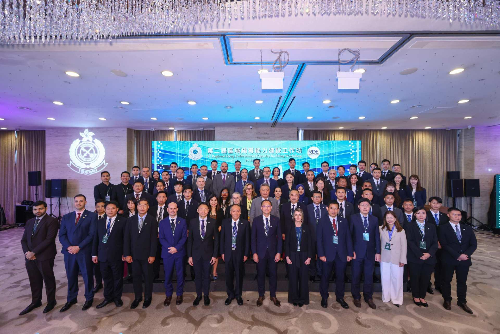 Hong Kong Customs hosted the 2nd Regional Drug Enforcement Capacity Building Workshop from September 15 to today (September 18). Photo shows the Assistant Commissioner of Customs and Excise (Intelligence and Investigation), Mr Wong Ho-yin (first row, seventh right), with other Hong Kong Customs officers and representatives of customs administrations, law enforcement agencies and international organisations.