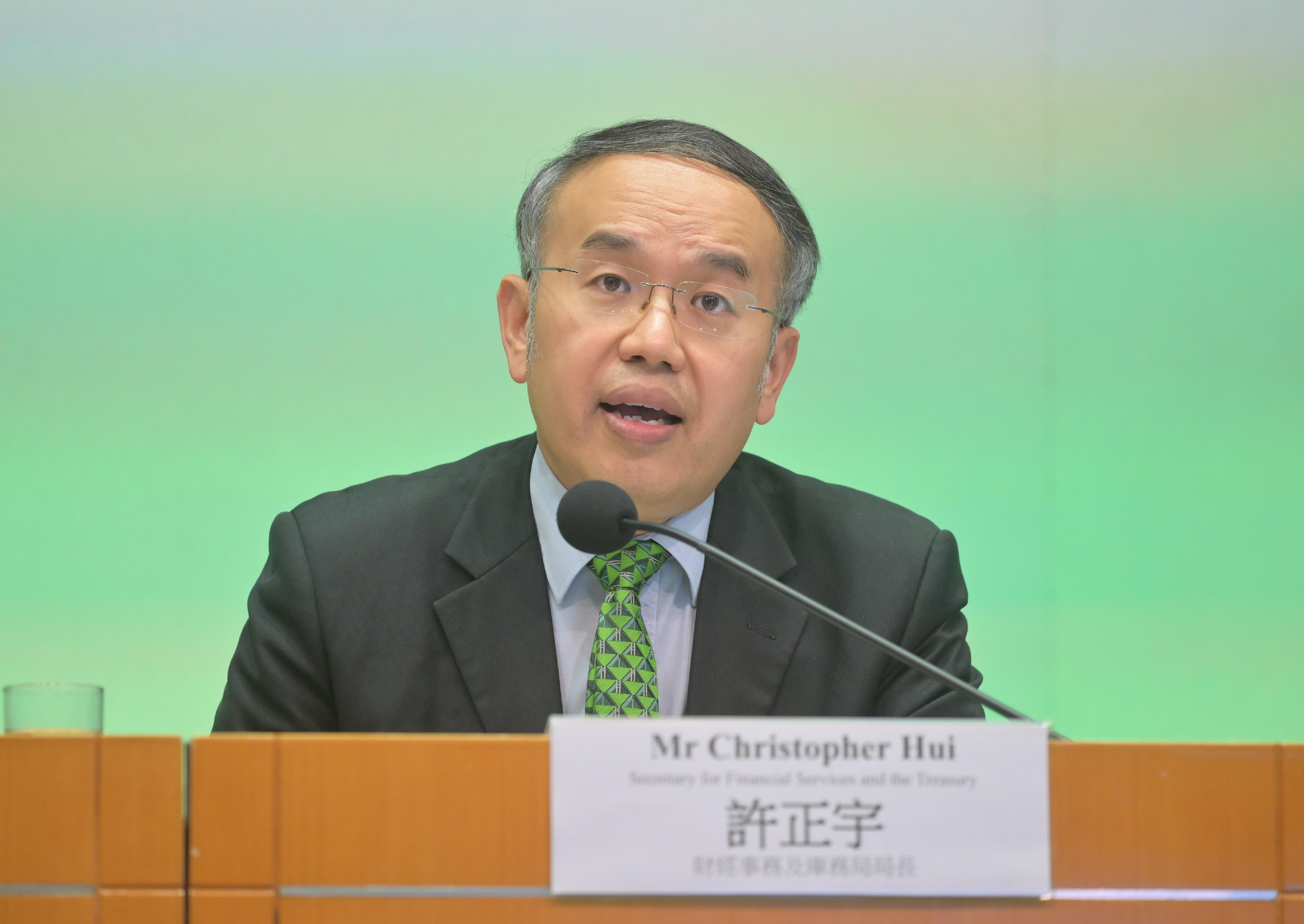 財經事務及庫務局局長許正宇今日（九月十八日）舉行記者會，闡述《行政長官2025年施政報告》有關推動金融發展措施。