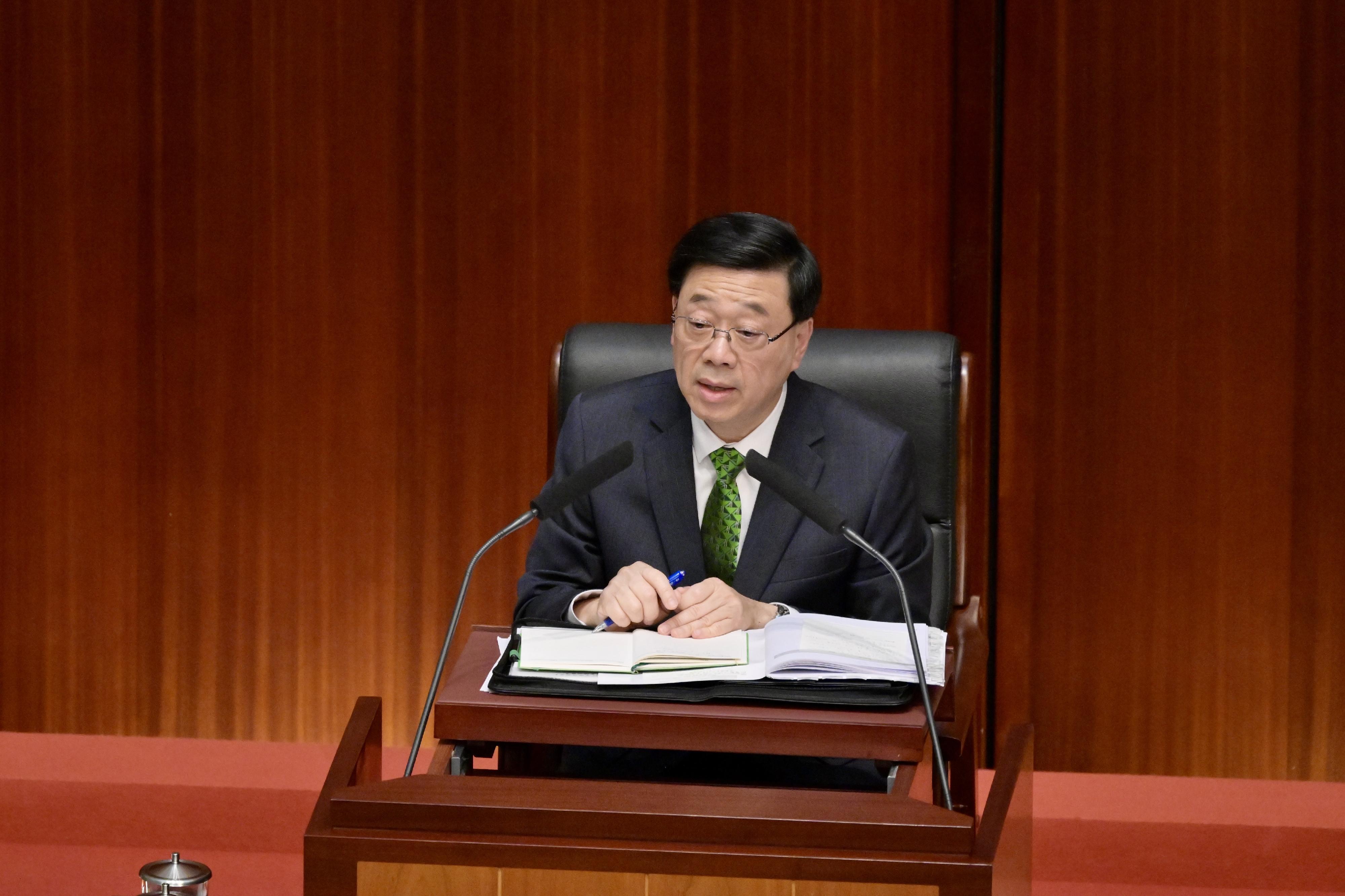 行政長官李家超今日（九月十八日）在立法會出席《行政長官2025年施政報告》答問會。
