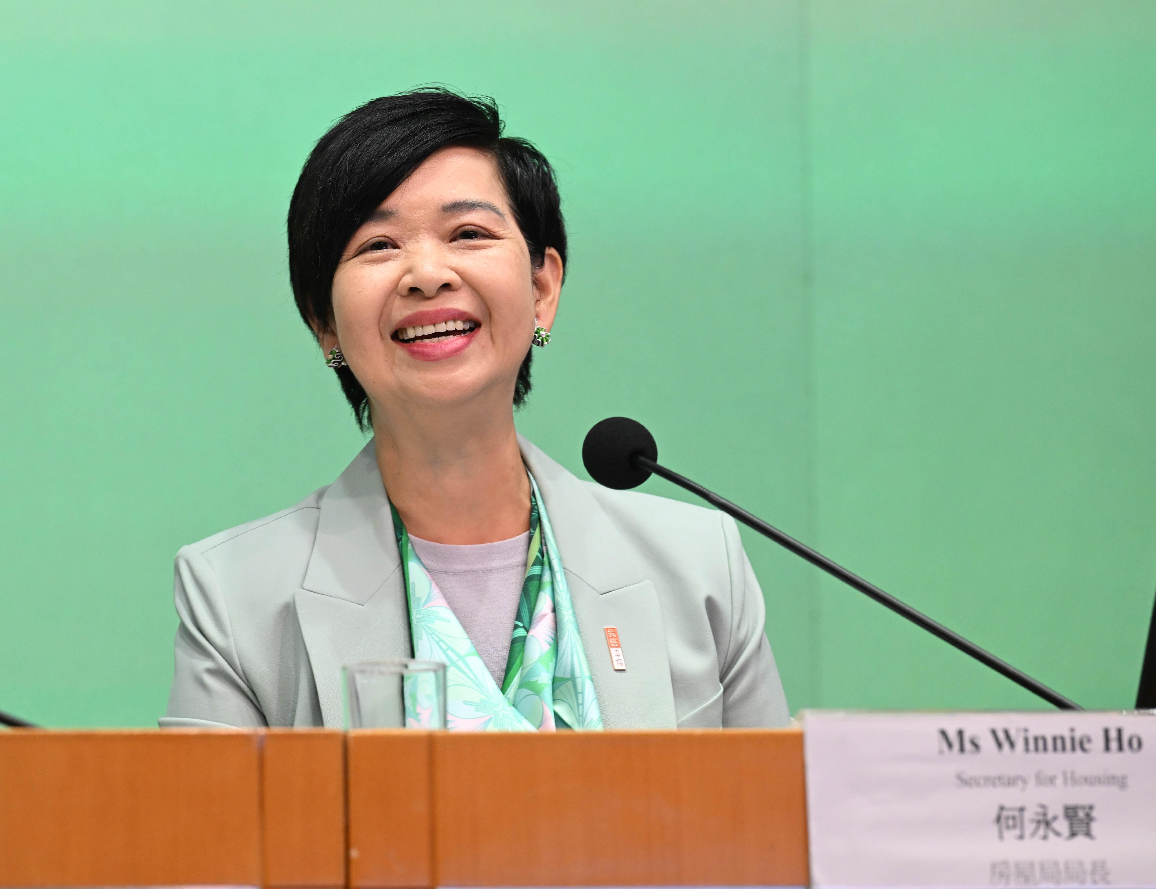 房屋局局長何永賢今日（九月十九日）在《行政長官2025年施政報告》相關措施記者會，闡述房屋局的相關措施。