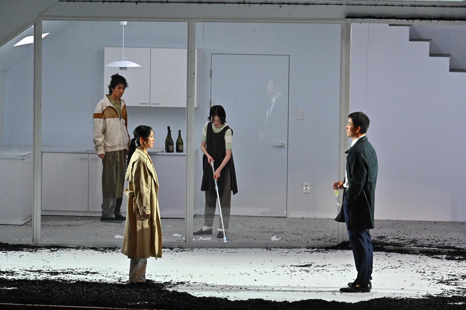 The third Asia+ Festival commenced last Friday (September 19) with the opening programme of the box-office hit "The Cherry Orchard" at the Hong Kong Cultural Centre for three consecutive nights. The production by internationally renowned director Simon Stone, starring Cannes Best Actress Jeon Do-yeon and globally recognised actor Park Hae-soo from "Squid Game", brings striking originality to Russian master dramatist Anton Chekhov's classic. Photo shows a performance scene from "The Cherry Orchard".
