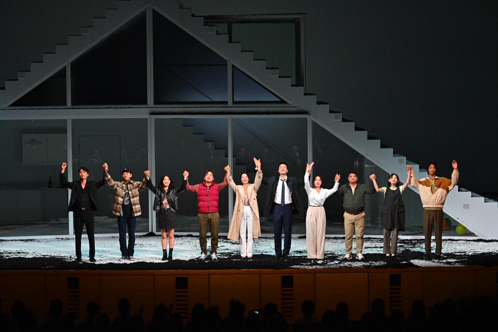 The third Asia+ Festival commenced last Friday (September 19) with the opening programme of the box-office hit "The Cherry Orchard" at the Hong Kong Cultural Centre for three consecutive nights. Photo shows the actors giving thanks at the curtain call.