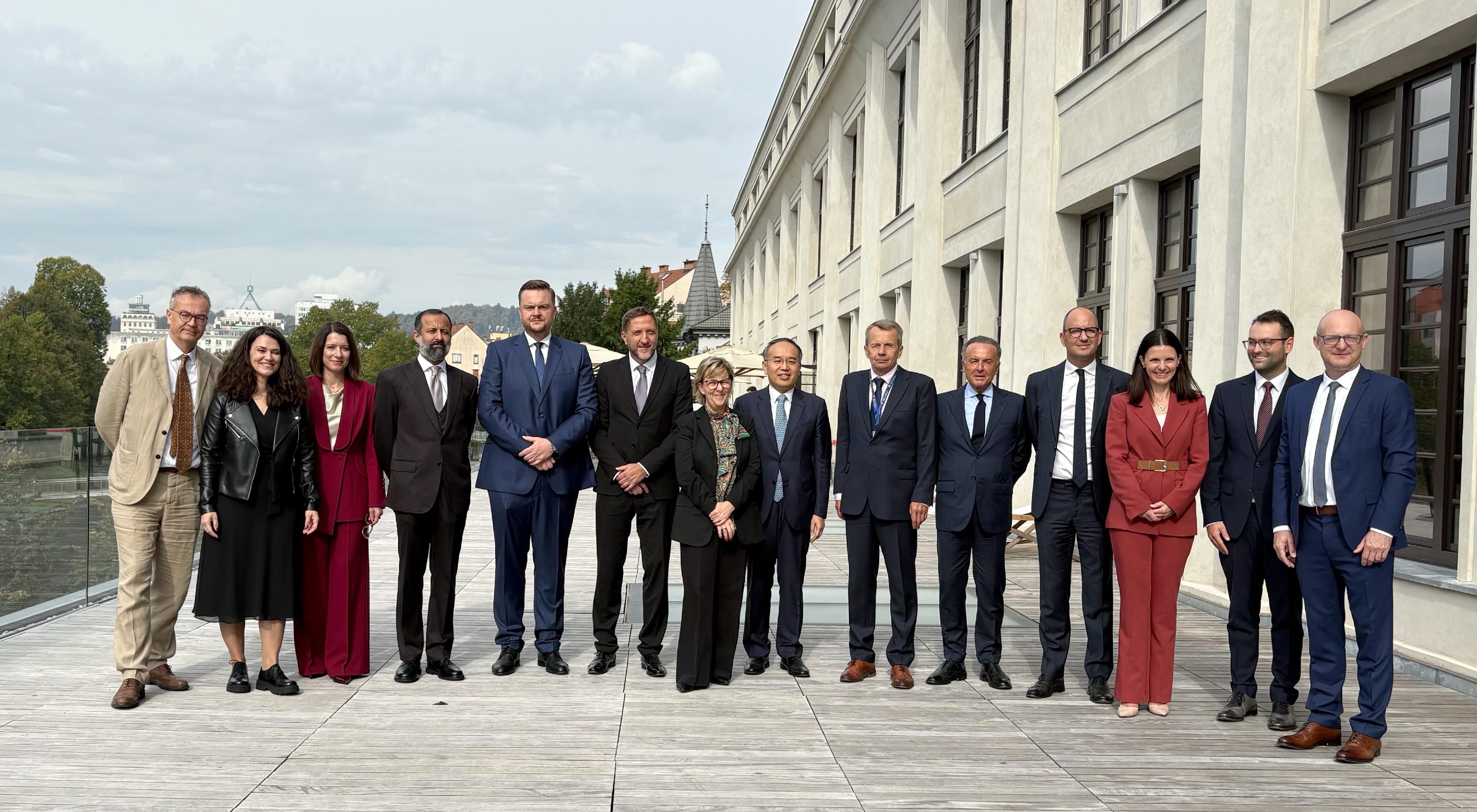 The Secretary for Financial Services and the Treasury, Mr Christopher Hui, attended a high-level roundtable conference hosted by the Ministry of Finance of Slovenia themed "Unlocking Growth: The Future of Slovenian and European Capital Markets" in Ljubljana, Slovenia, on September 23 (Ljubljana time). Photo shows Mr Hui (seventh right) with the Commissioner for Financial Services and the Savings and Investments Union of the European Commission, Mrs Maria Luís Albuquerque (seventh left); the Deputy Prime Minister and Minister of Finance of Slovenia, Mr Klemen Boštjančič (sixth left); the Minister of Finance of Croatia, Dr Marko Primorac (fifth left); the Minister of Finance of Estonia, Mr Jürgen Ligi (sixth right), and other guests at the roundtable conference.
