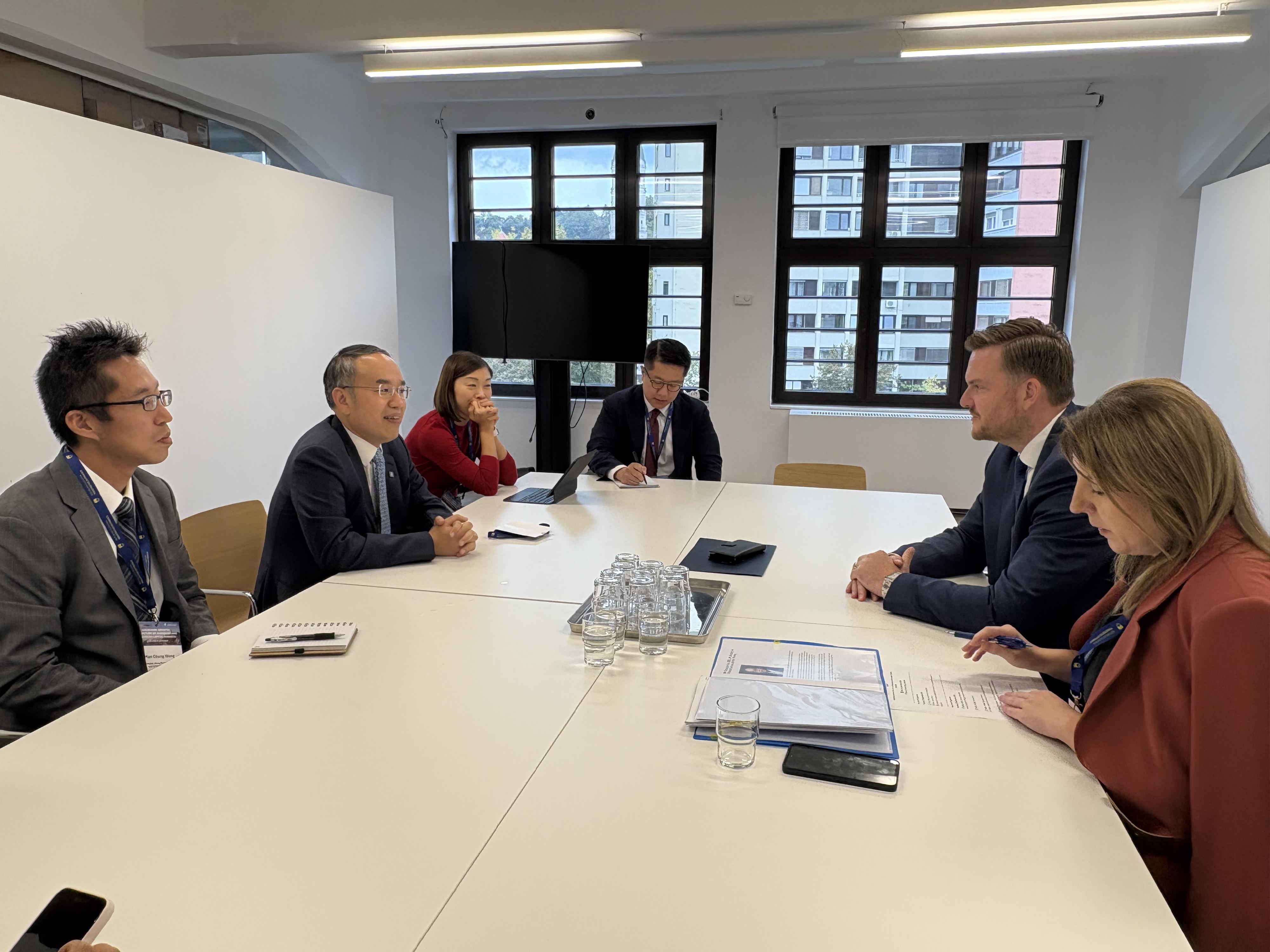 The Secretary for Financial Services and the Treasury, Mr Christopher Hui (second left), met with the Minister of Finance of Croatia, Dr Marko Primorac (second right), on the sidelines of a high-level roundtable conference hosted by the Ministry of Finance of Slovenia in Ljubljana, Slovenia, on September 23 (Ljubljana time). Next to Mr Hui is the Director of the Hong Kong Economic and Trade Office in Berlin, Mr Indiana Wong (first left).