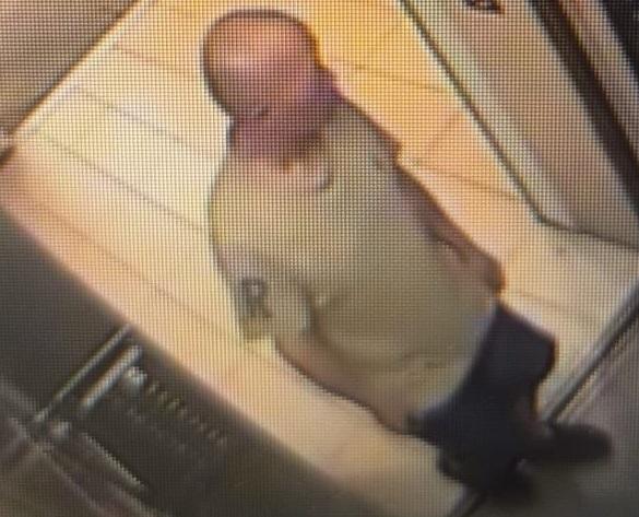 Li Runshen, aged 71, is about 1.55 metres tall, 55 kilograms in weight and of medium build. He has a long face with yellow complexion and is bald. He was last seen wearing a khaki short-sleeved T-shirt, black shorts and black shoes.
