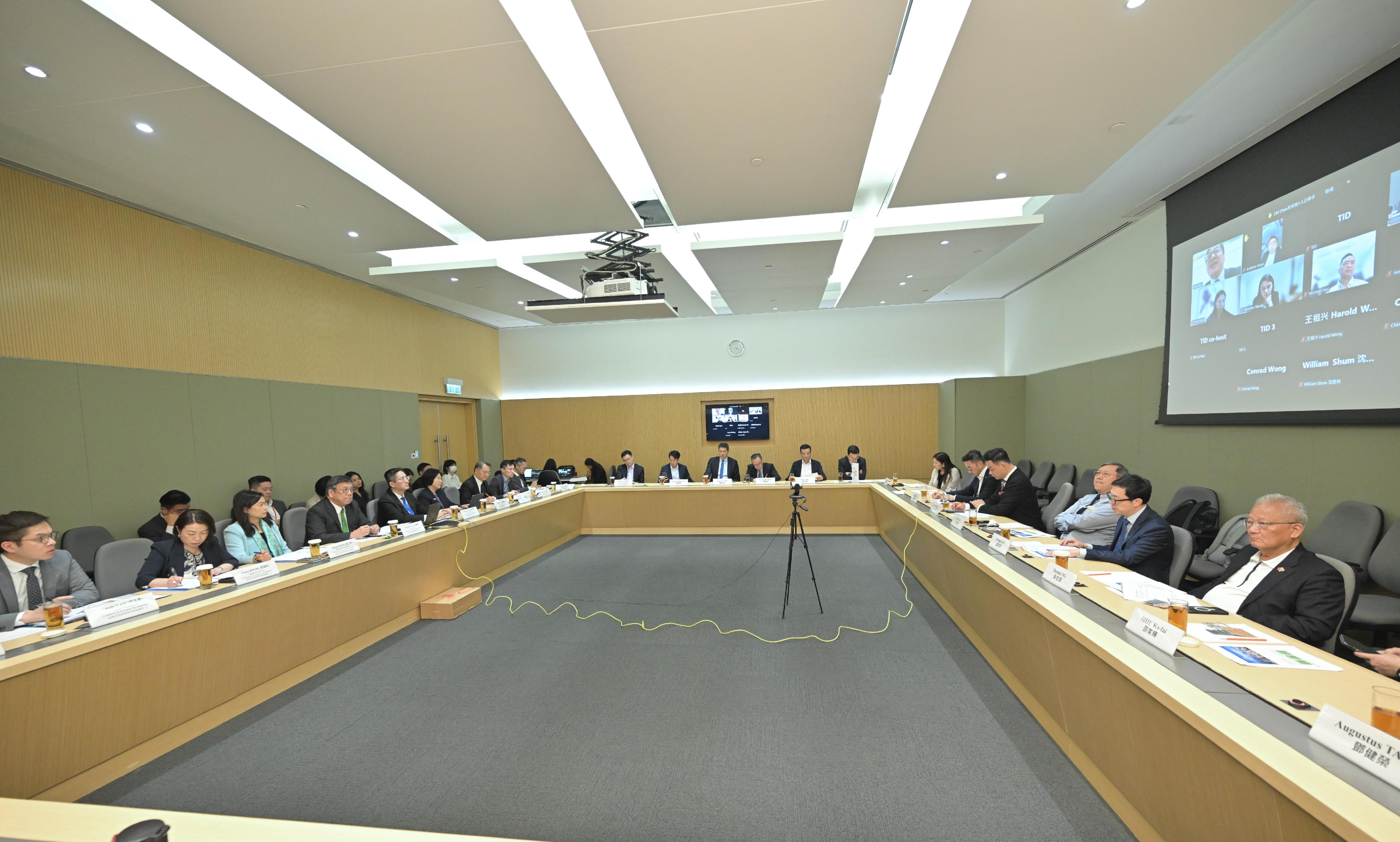 The Secretary for Commerce and Economic Development, Mr Algernon Yau, briefed members of the Trade and Industry Advisory Board on major initiatives related to promoting economic and trade developments and supporting small and medium-sized enterprises in "The Chief Executive's 2025 Policy Address" at a meeting today (October 2).